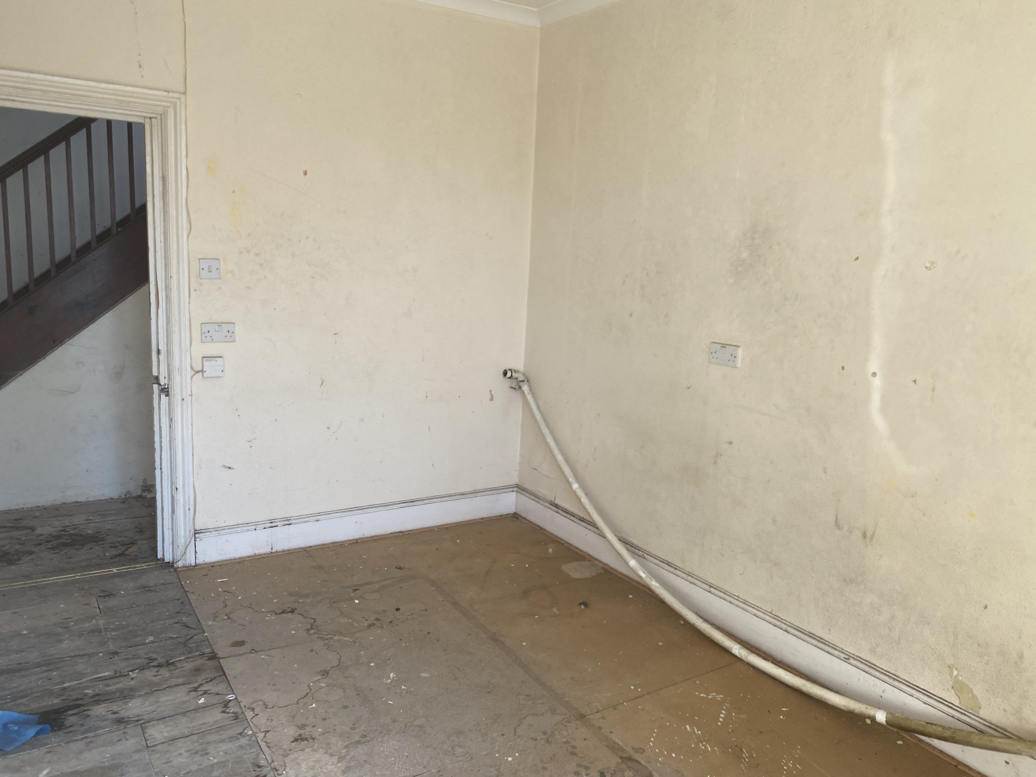 Flat 3, 73 Etnam Street, Leominster, Herefordshire HR6 8AE