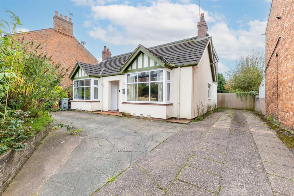 76 London Road, Nantwich - Versatile Traditional Detached Dormer Property
