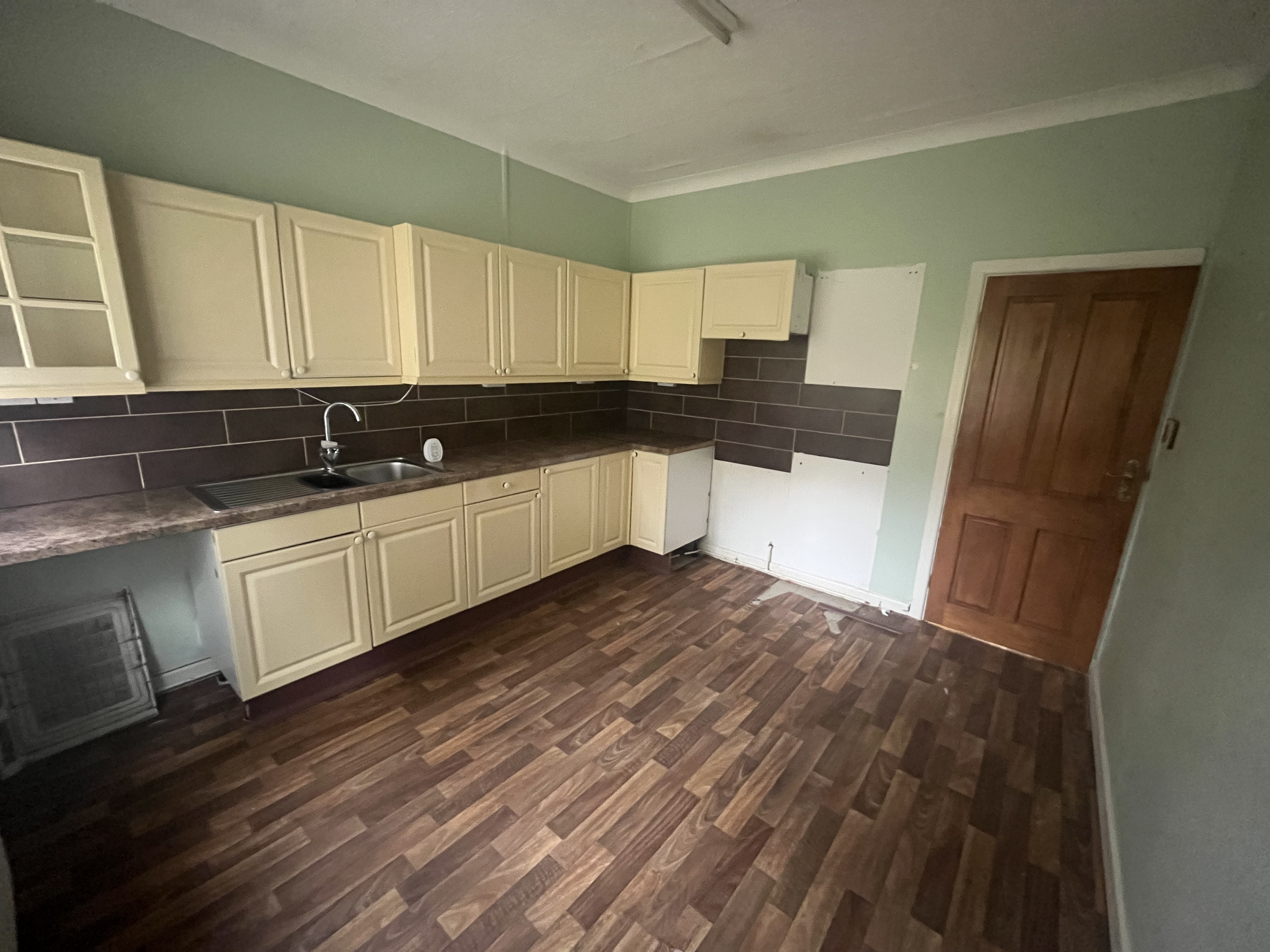 Vondel, Main Road, Culfor, Neath SA10 8NQ