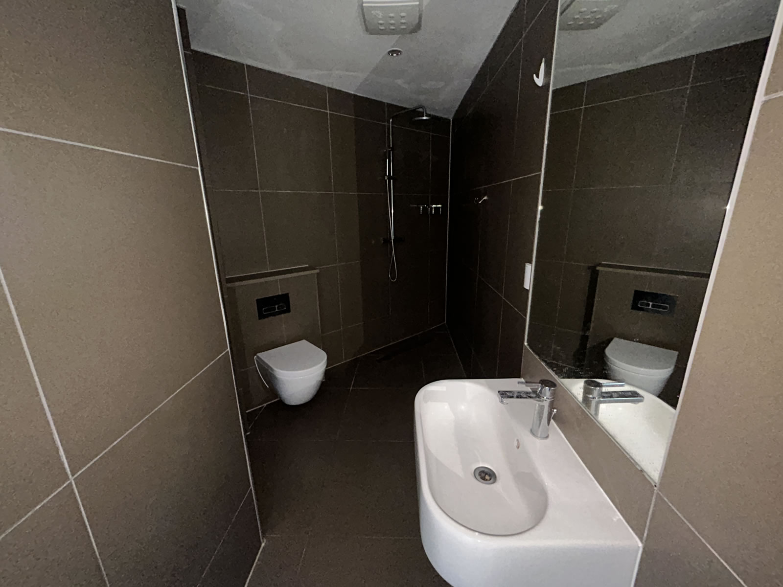 Apartment T201, Nottingham One Tower, 156 Canal Street, Nottingham NG1 7HG image 5