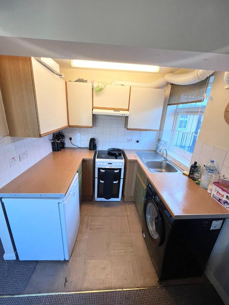 31 Lower High Street, Wednesbury WS10 7AQ