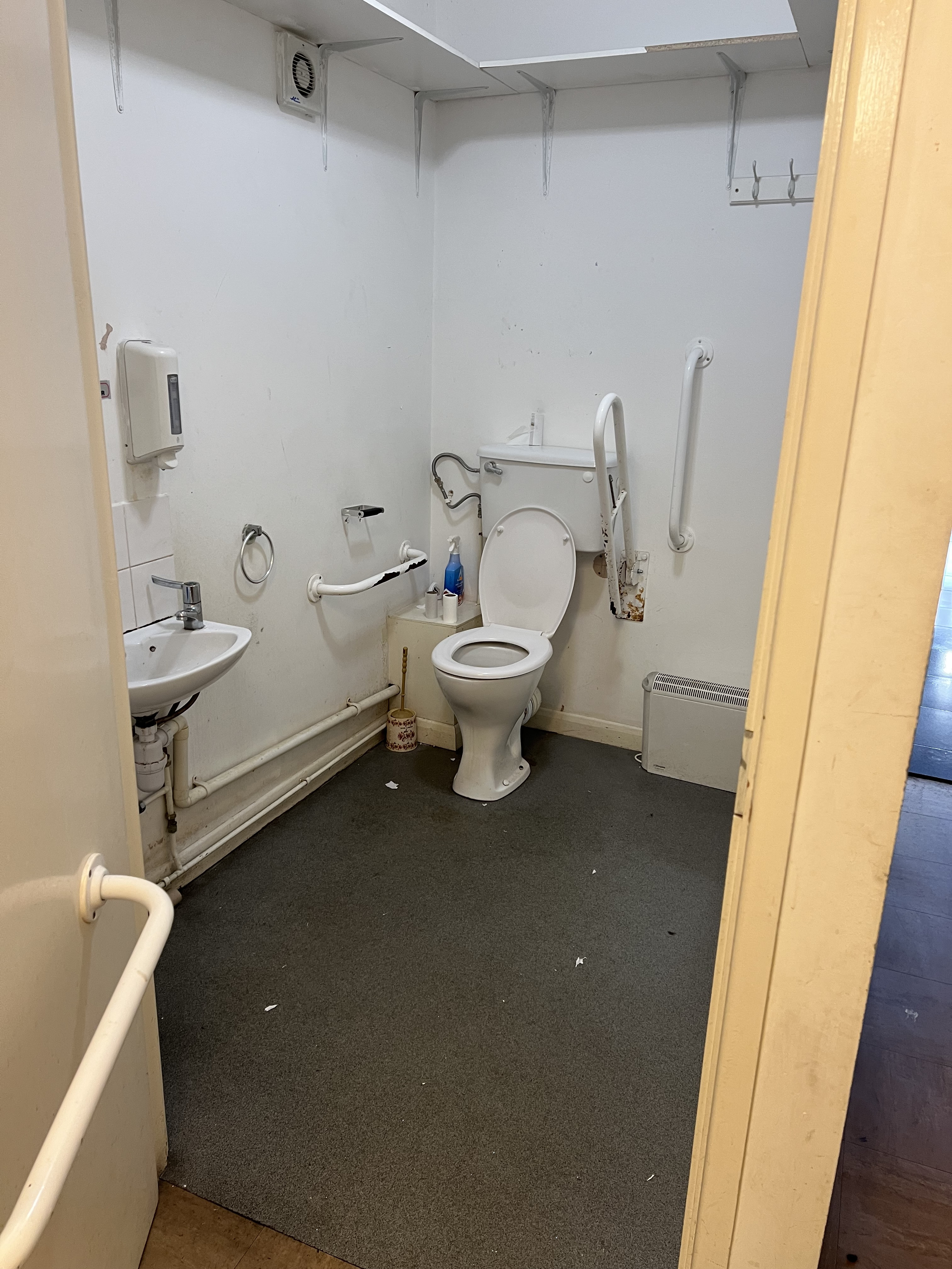 31 Lower High Street, Wednesbury WS10 7AQ