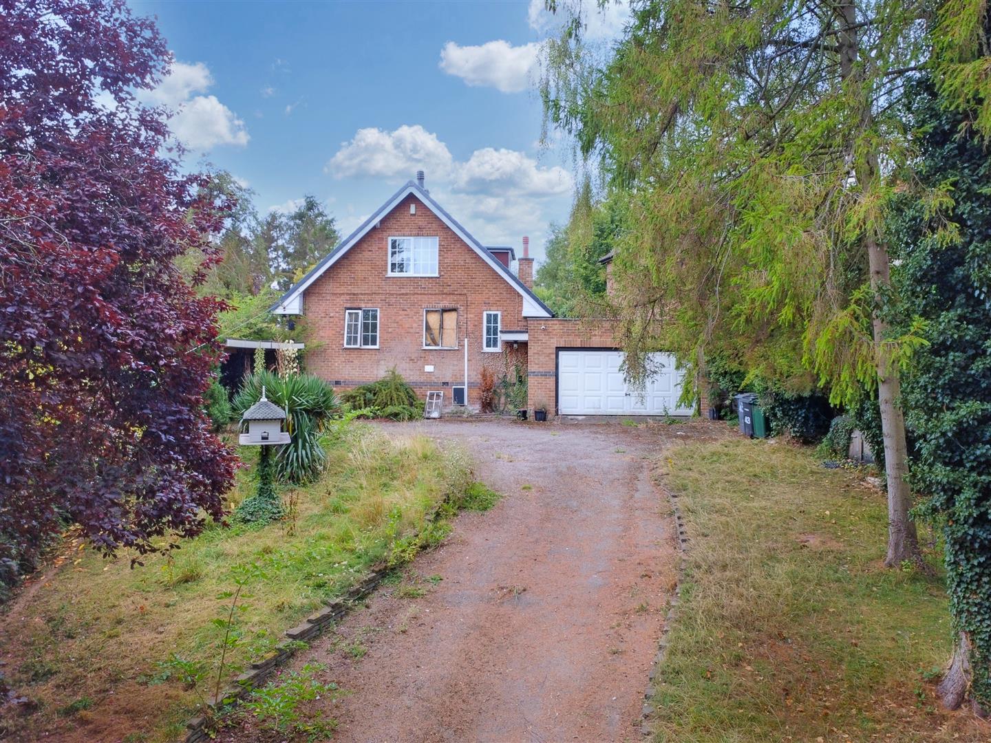 Detached house for auction in Nottingham