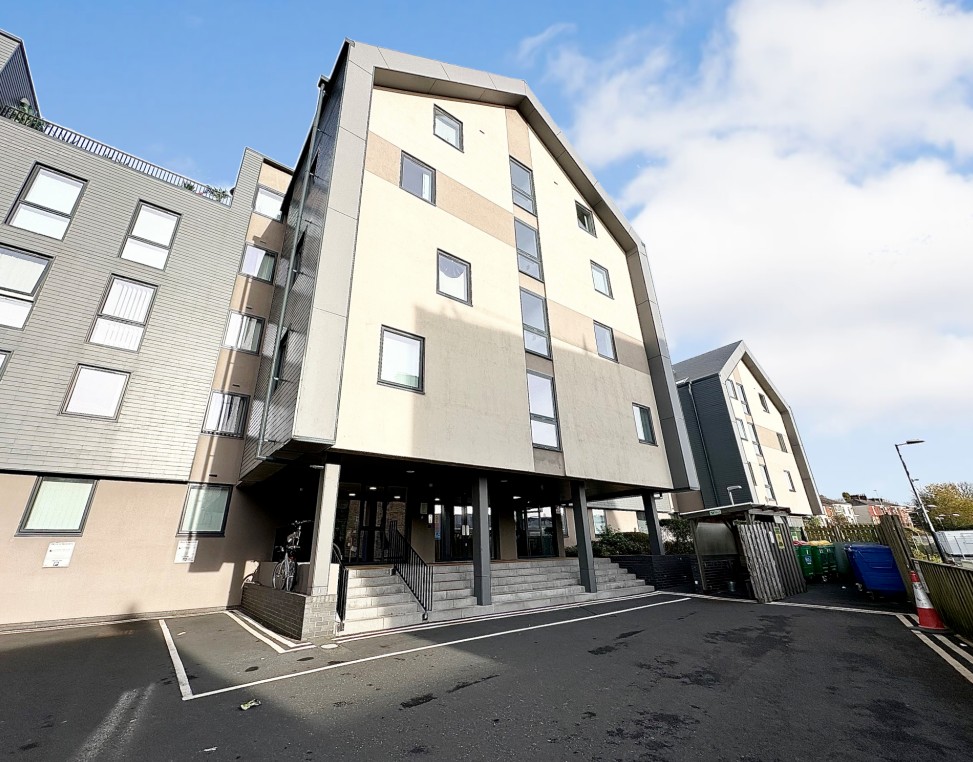 9 Canterbury Halls, 2 Garstang Road, Preston PR1 1AL