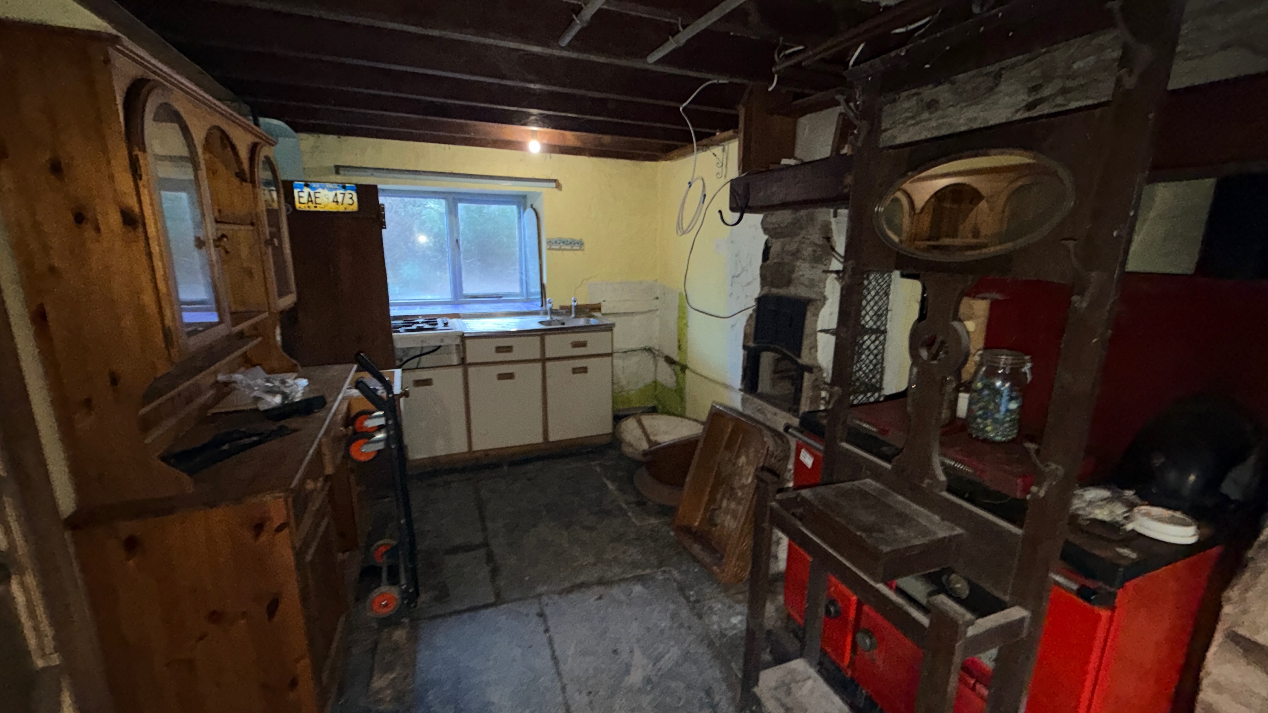 Lerry Mills, Talybont SY24 5ED