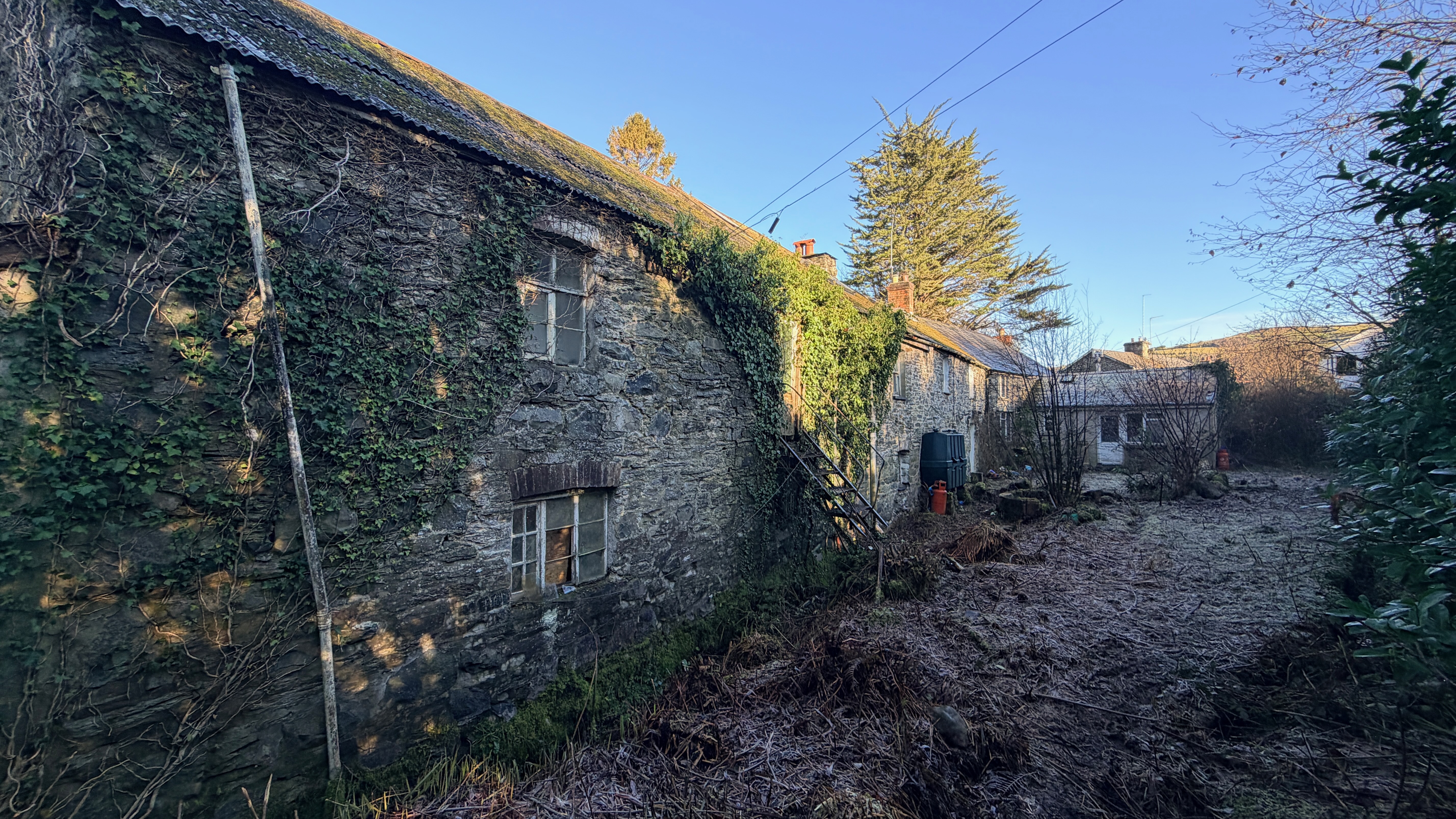 Lerry Mills, Talybont SY24 5ED