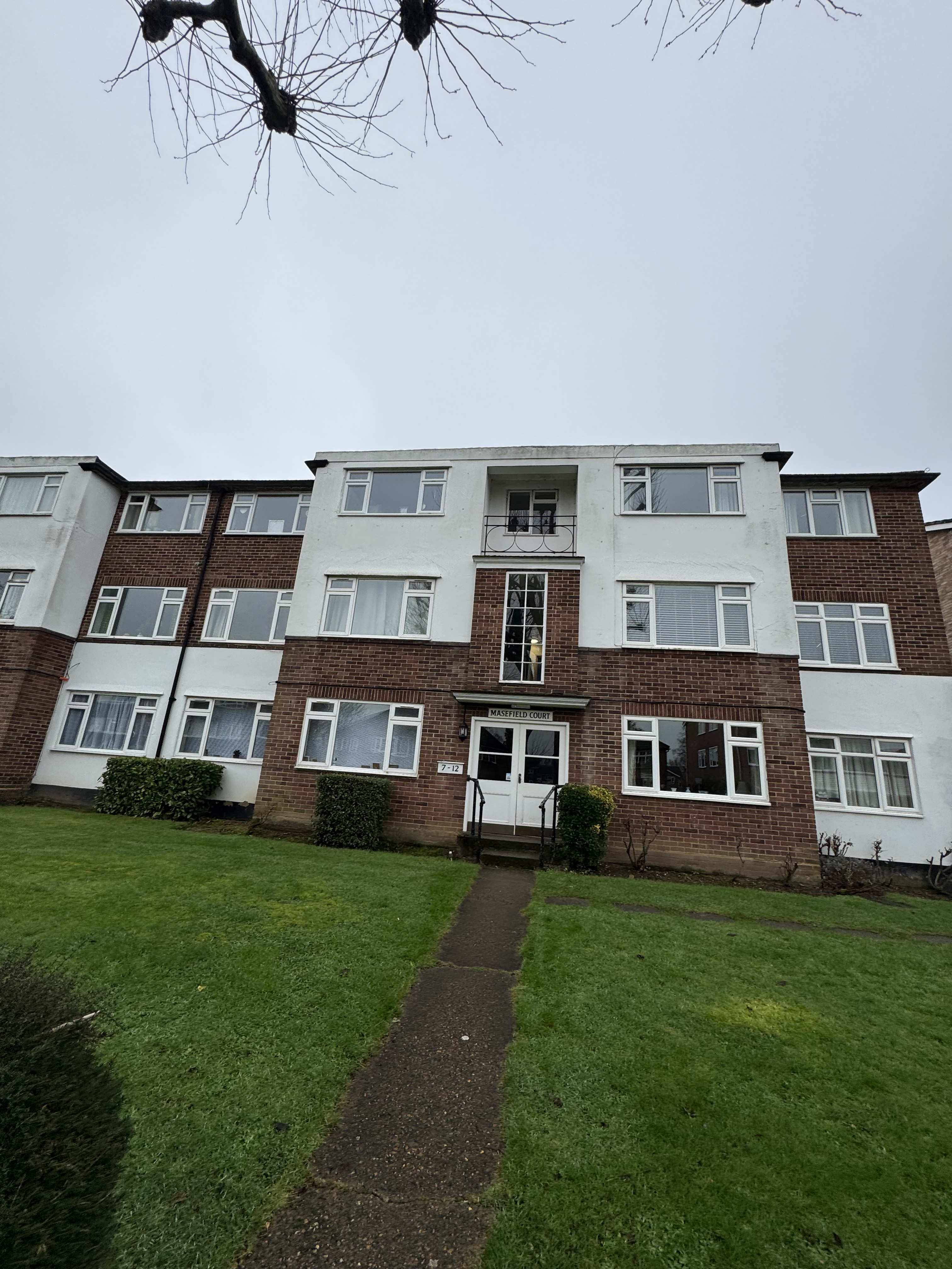 Flat for auction in Surbiton