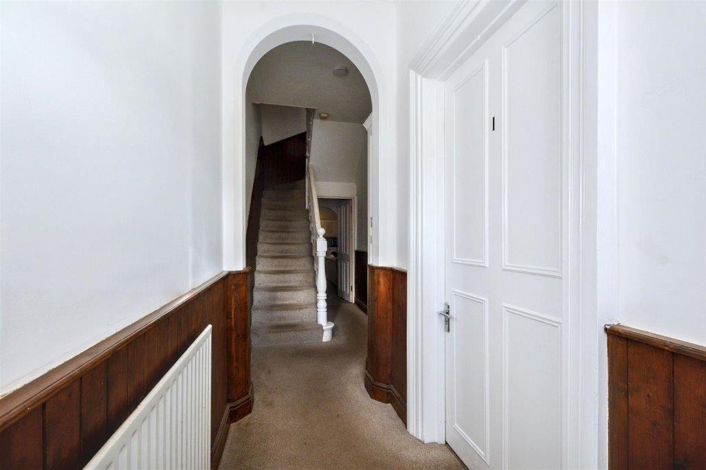 7 Meadow Road, Beeston, Nottingham NG9 1JN