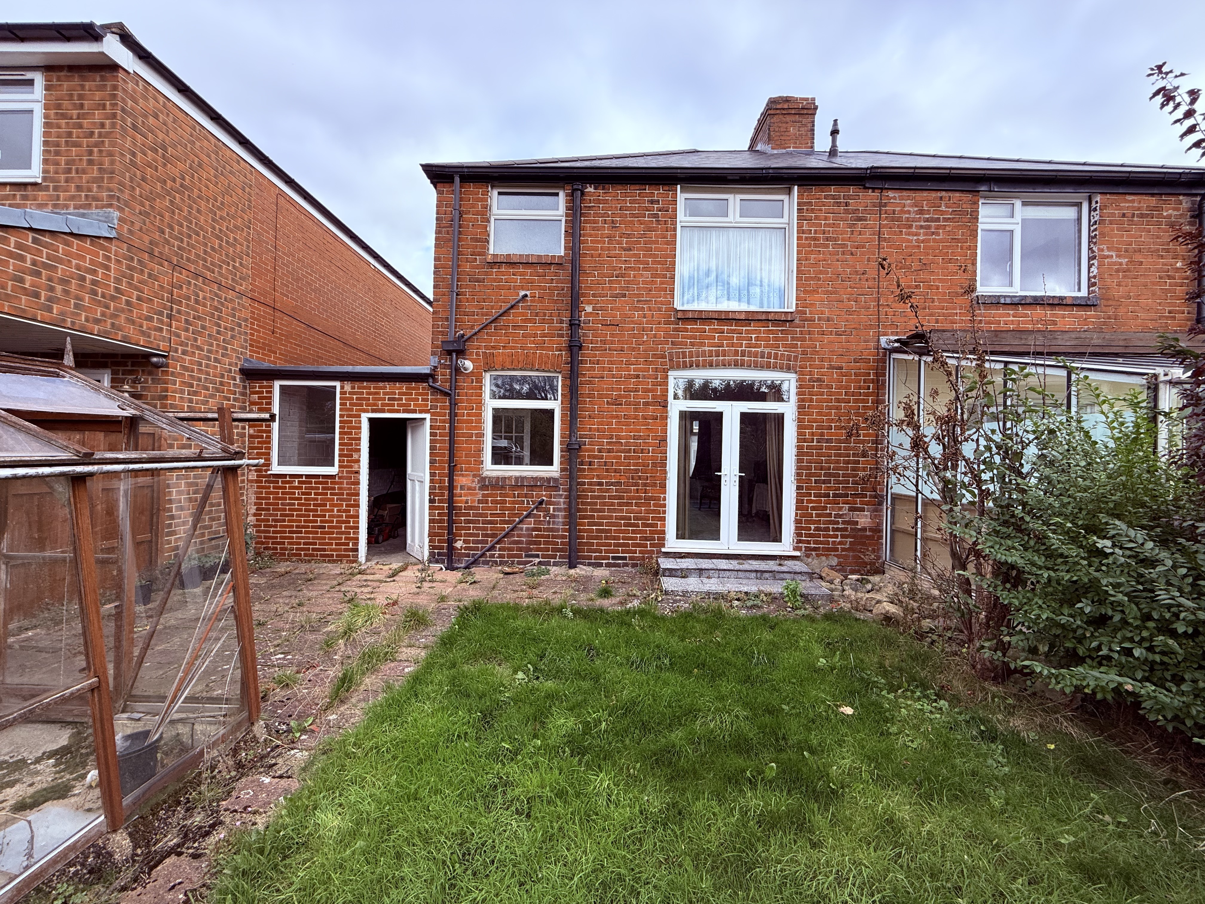 40 Robert Road, Sheffield S8 7TL
