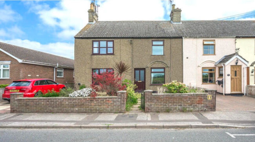 28 Hall Road, Carlton Colville, Lowestoft NR33 8BT
