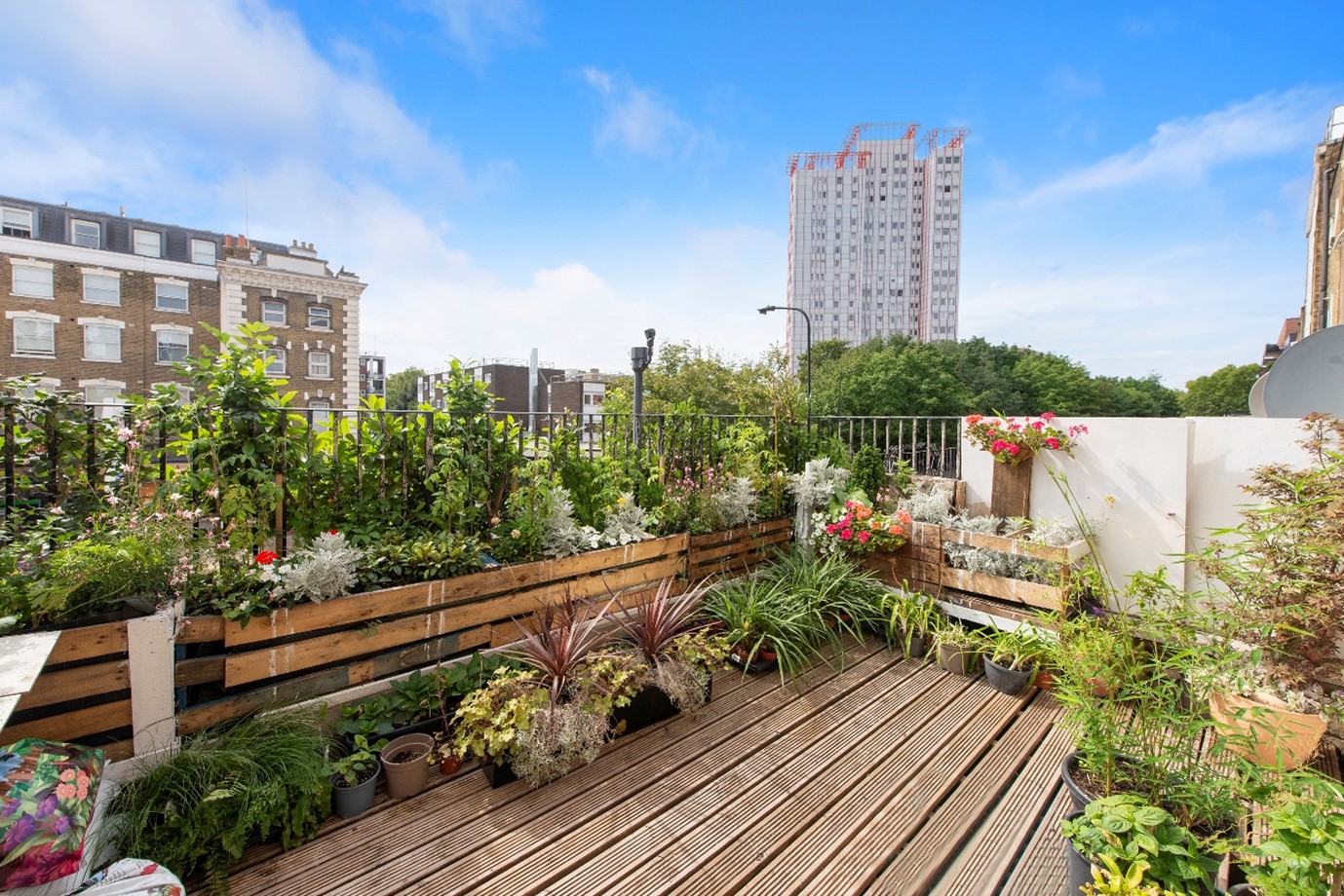 Flat 1, 440 Edgware Road, London W2 1EG