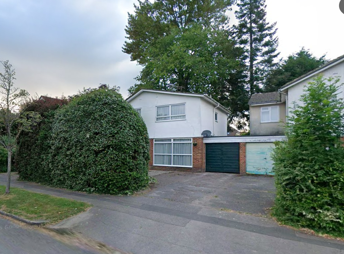 27 Silverthorne Drive, Caversham, Reading, Berkshire RG4 7NR