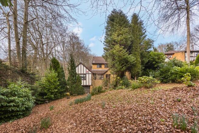 37 Magnolia Dene, Hazlemere, High Wycombe HP15 7QE