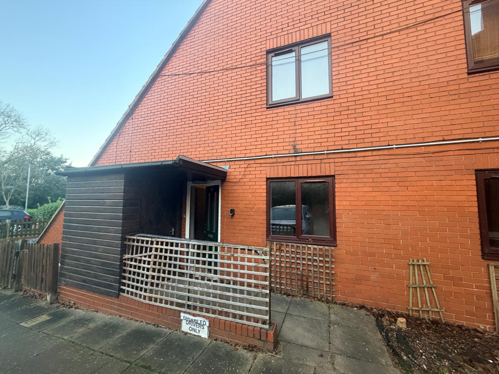 Flat 19B, Quartercroft, Pyramid Close, Northampton NN3 8DP