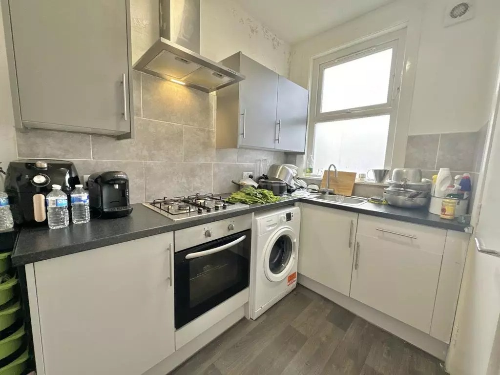 96 Bayswater Mount, Leeds LS8 5LW