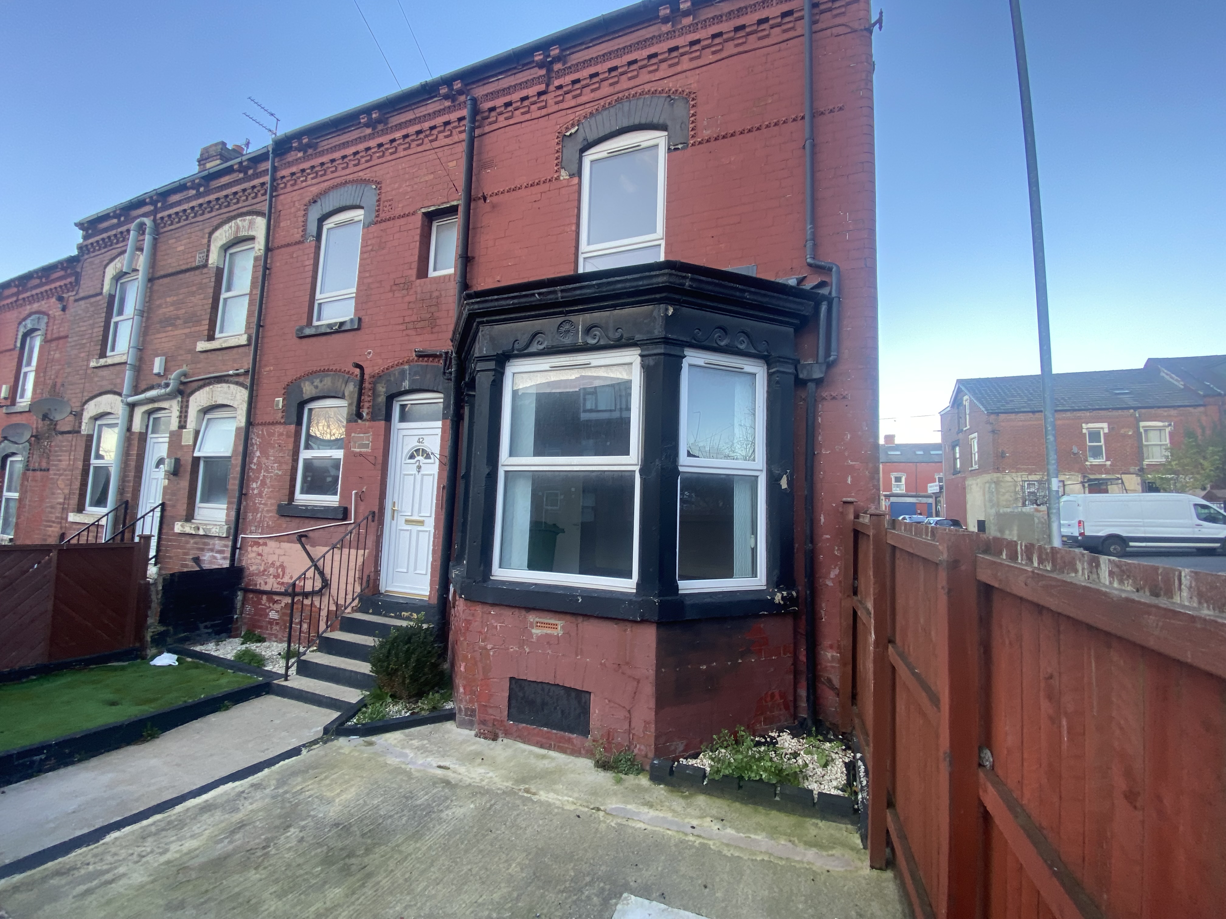42 Bexley Grove, Leeds LS8 5NZ