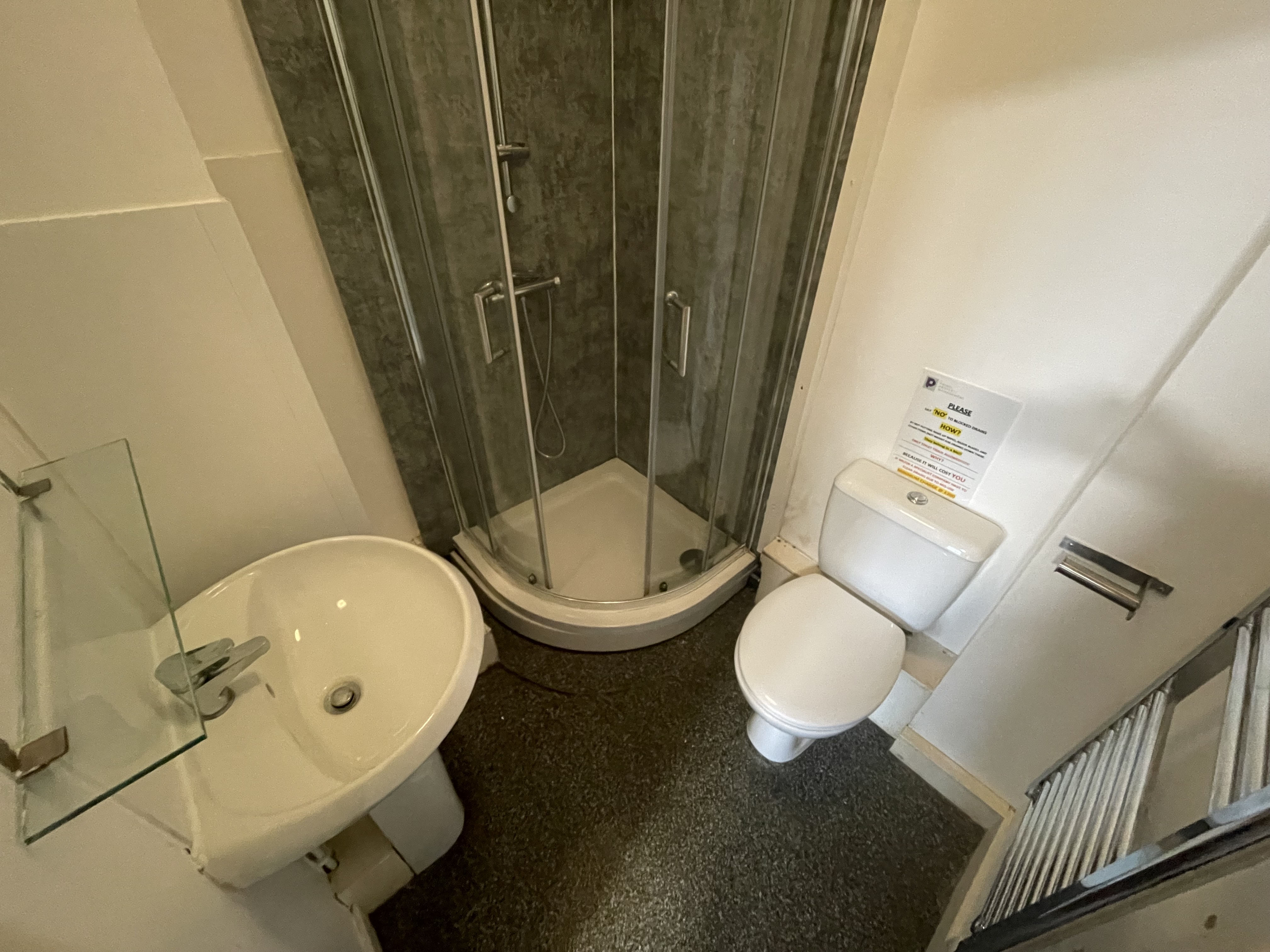 Room 12, St. Anns Lodge, St. Anns Lane, Leeds LS4 2SJ