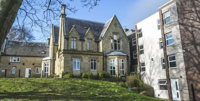 Room 12, St. Anns Lodge, St. Anns Lane, Leeds LS4 2SJ