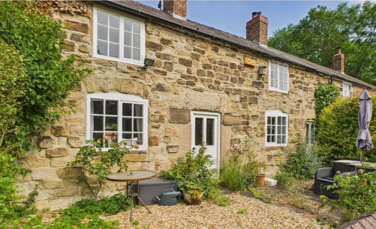 32 Golden Valley, Riddings, Alfreton, Derbyshire DE55 4ES