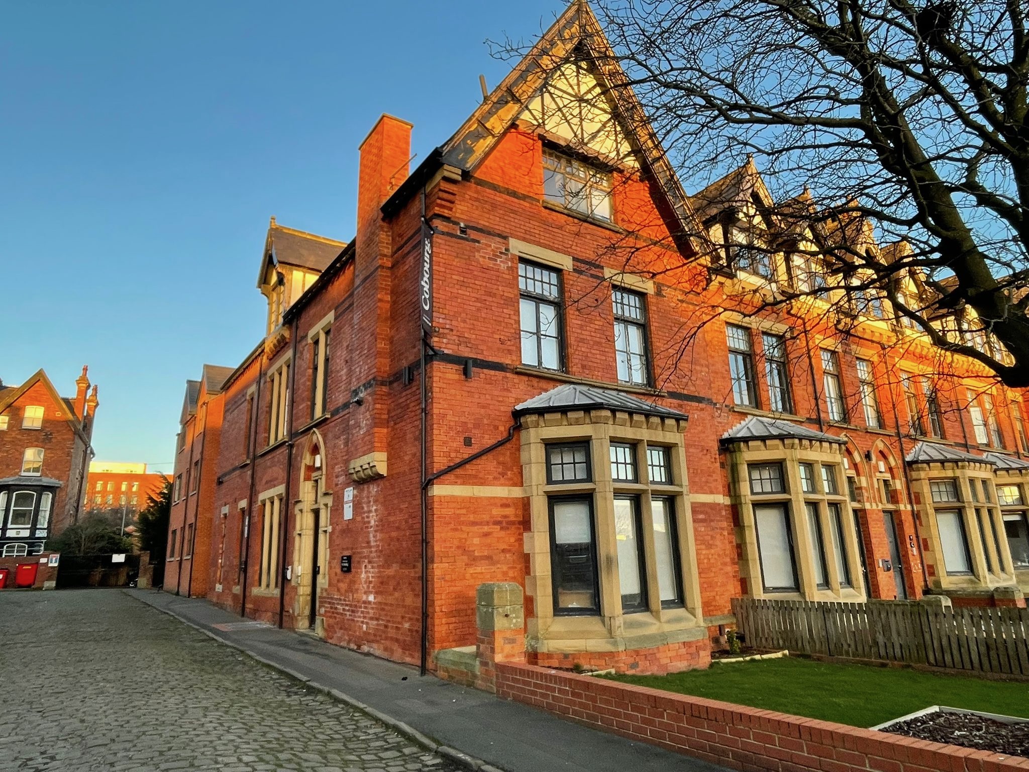 Room 6 Flat 4, 28 Hyde Terrace, Woodhouse, Leeds LS2 9LN