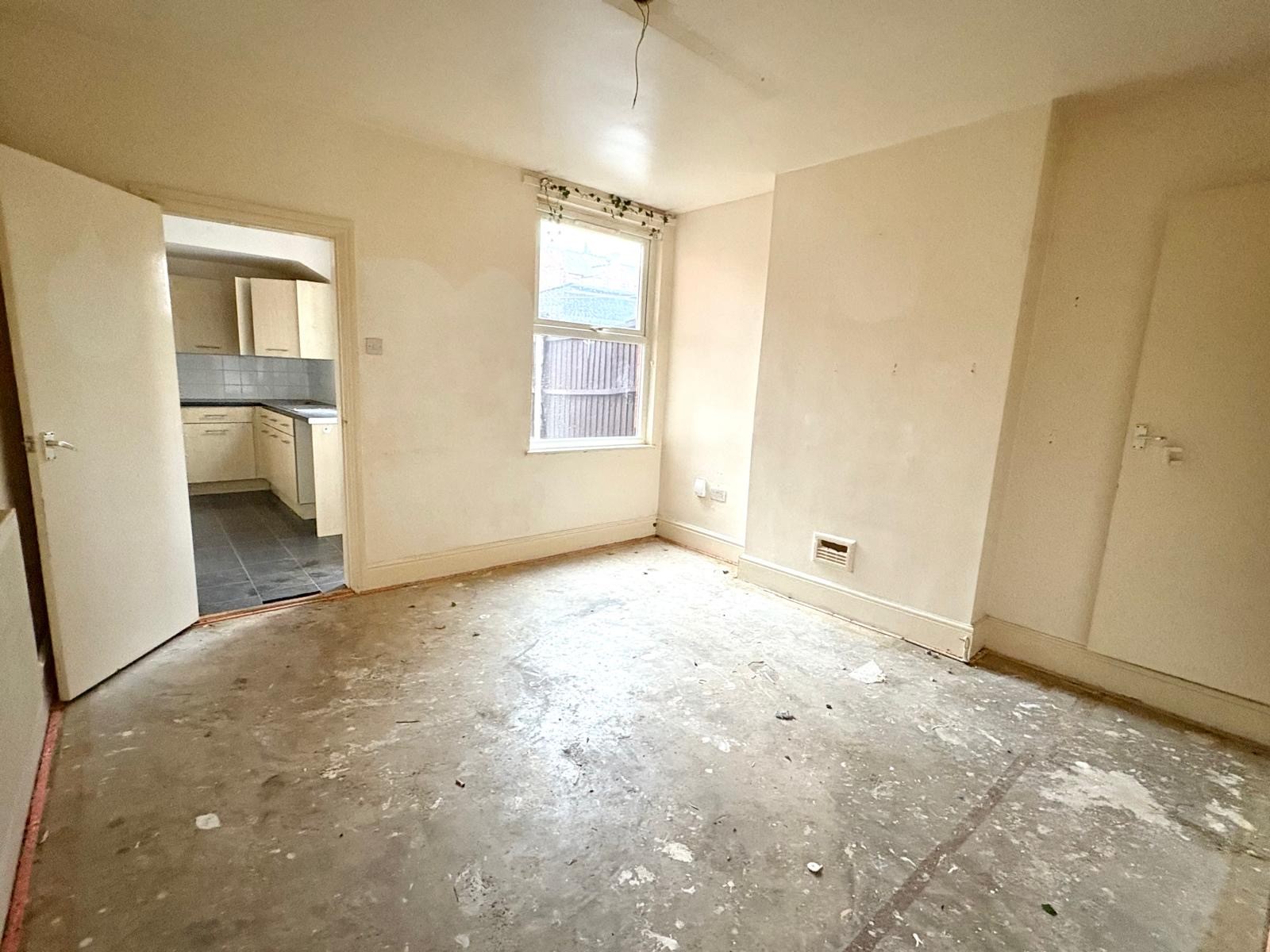 108 Burgass Road, Nottingham NG3 6JL