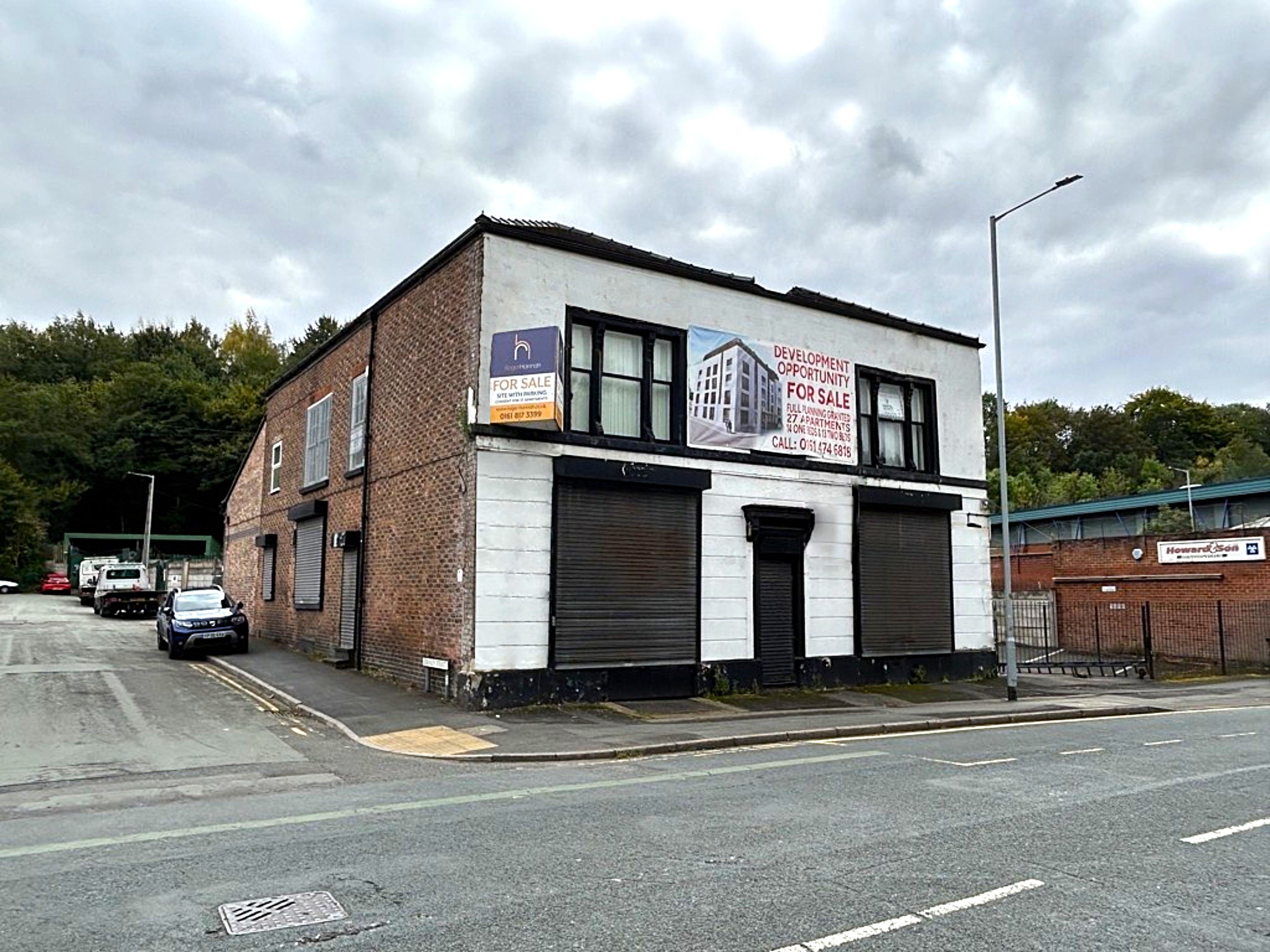 40 Newbridge Lane, Stockport, Cheshire SK1 2NA
