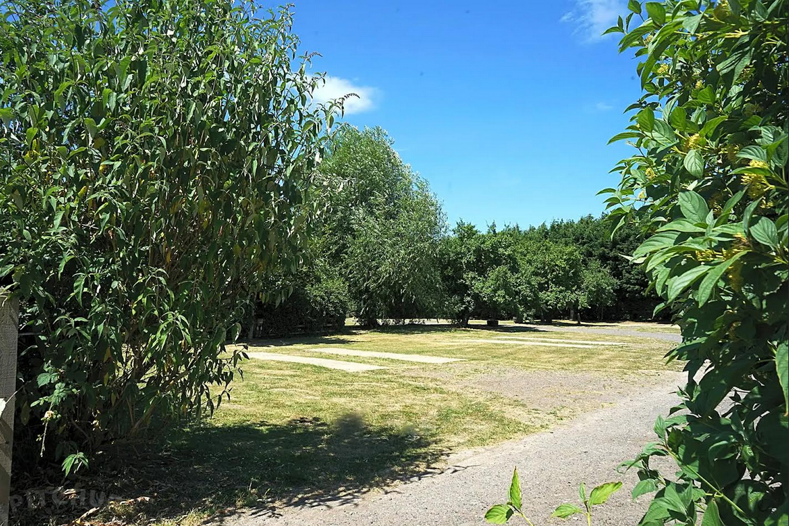 Land to the rear of The Marlbank Inn, Marlbank Road, Welland, Malvern WR13 6NA