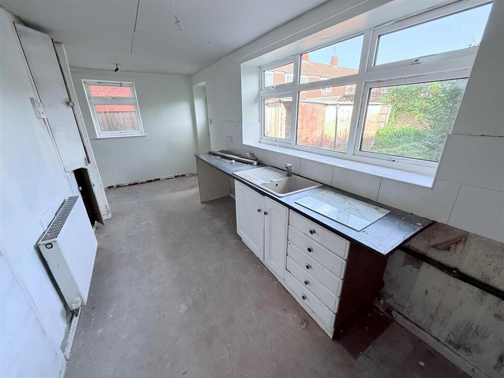 26 Walden Crescent, Chirk, Wrexham LL14 5LH