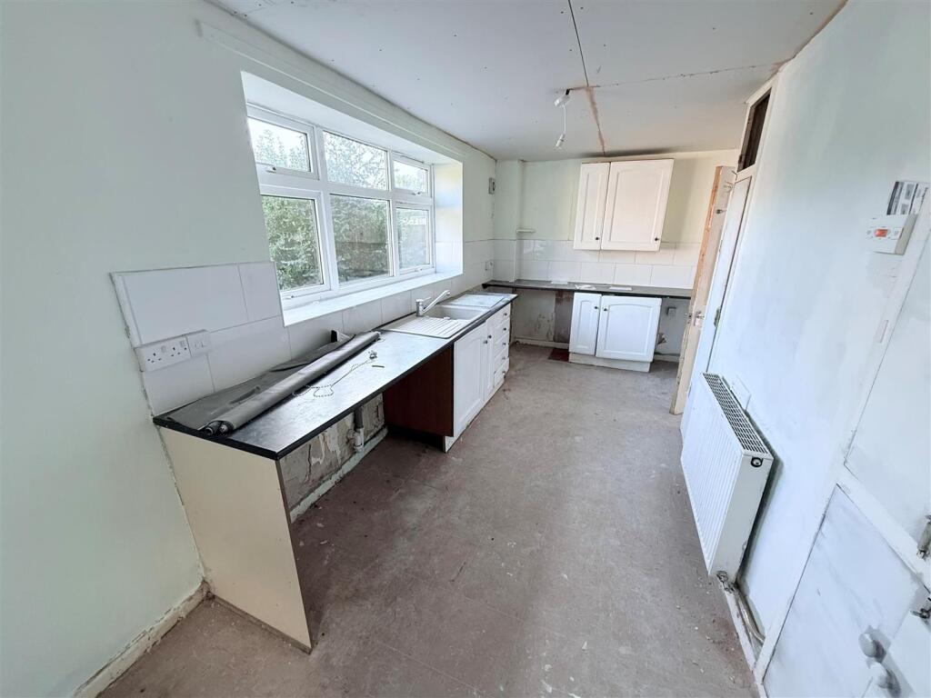 26 Walden Crescent, Chirk, Wrexham LL14 5LH