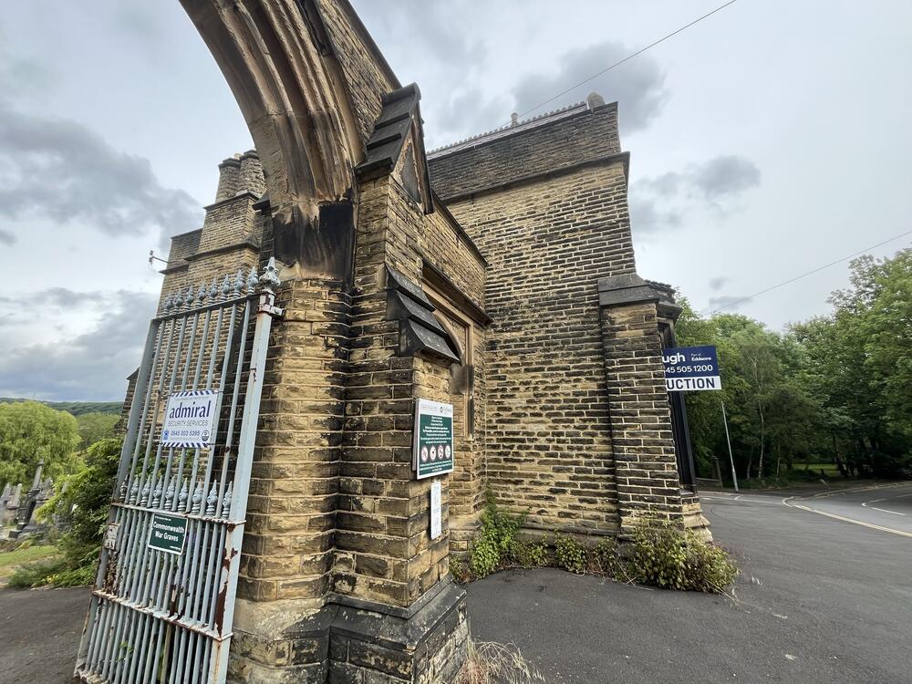 Edgerton Cemetery Lodge , Cemetery Road, Edgerton, Huddersfield, West Yorkshire HD1 5NF image 5