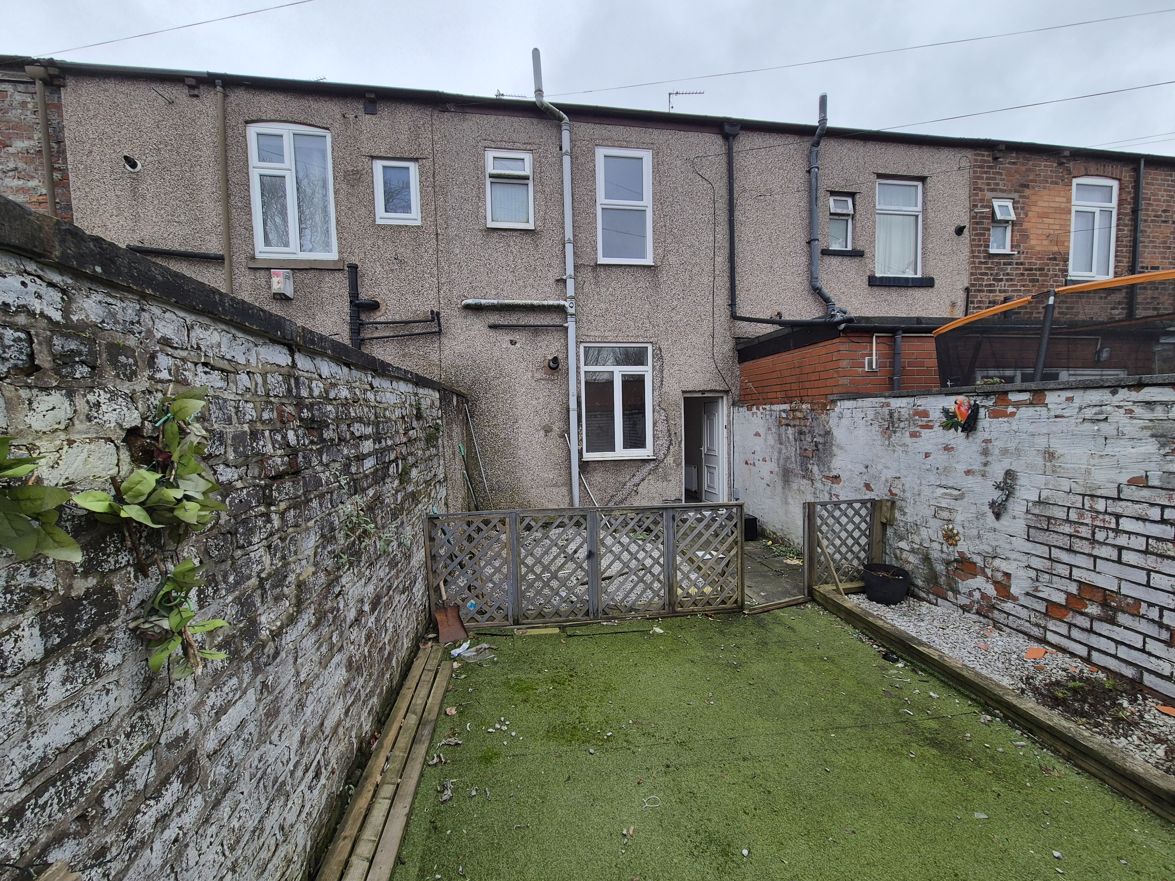 10A New Cateaton Street, Bury BL9 6DY