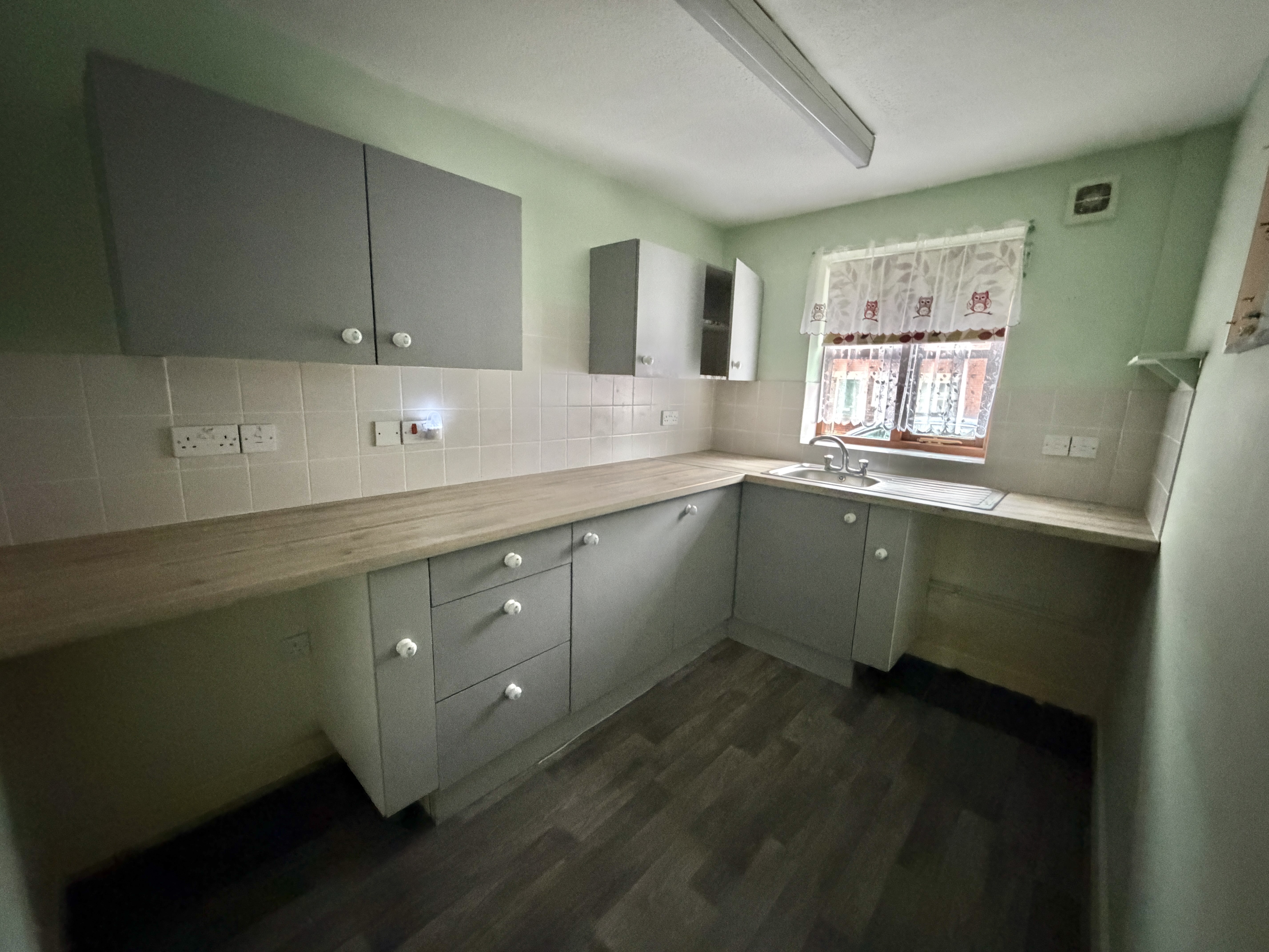 1B Canal Road, Trowbridge BA14 8QU