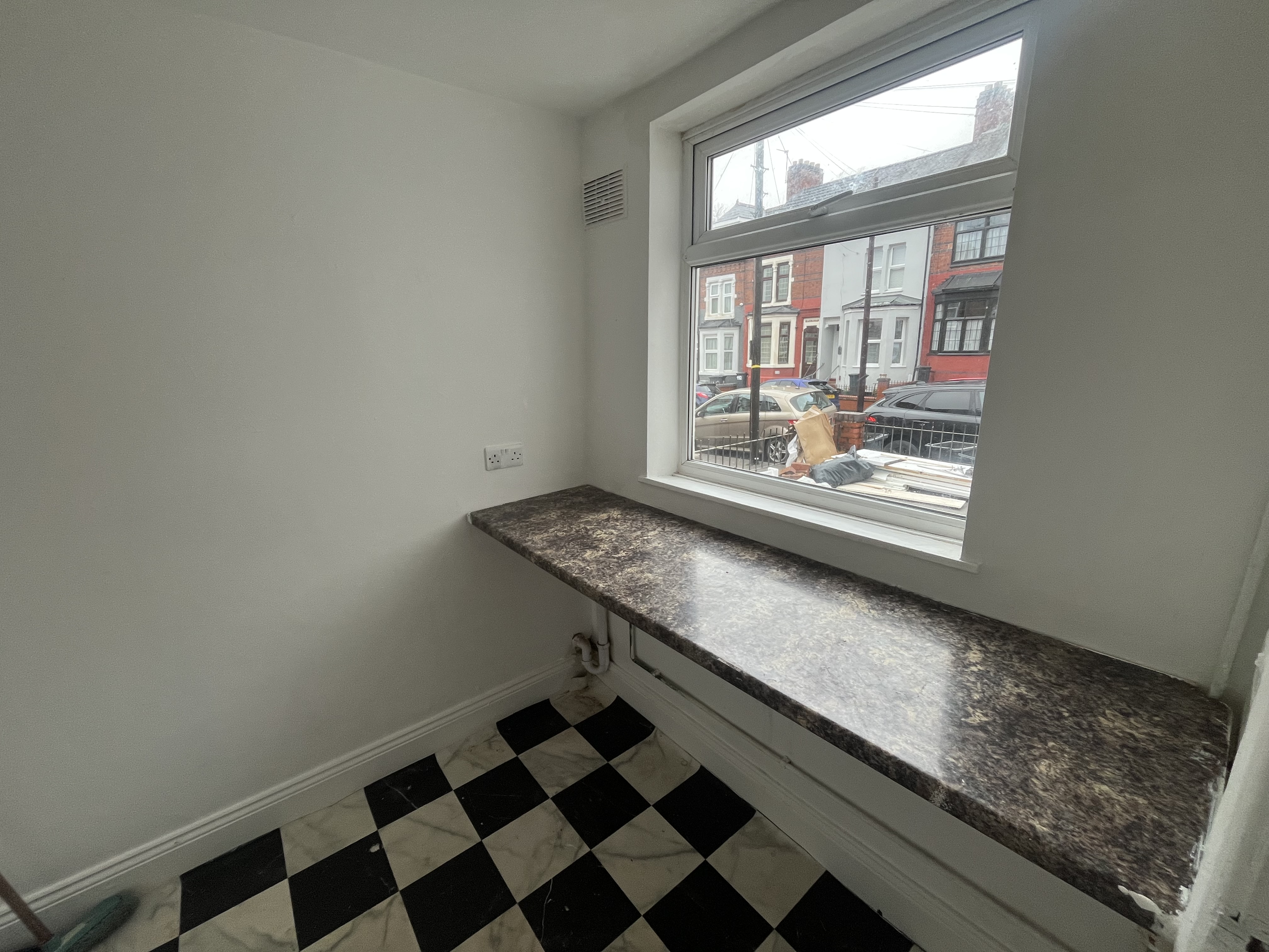 135B St. Saviours Road, Leicester LE5 3HX