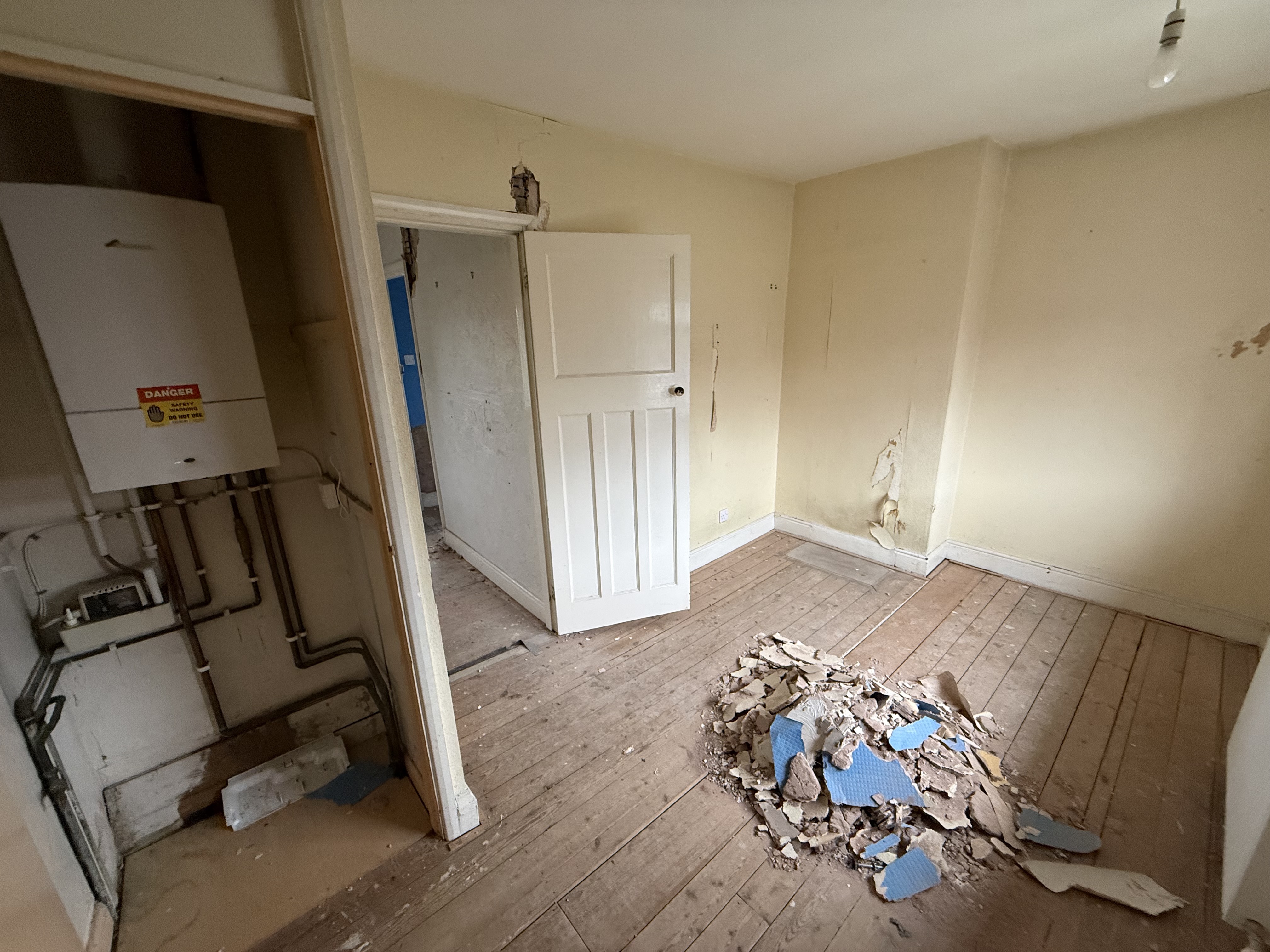 14 Robertsons Avenue, Duckmanton, Chesterfield, Derbyshire S44 5JR