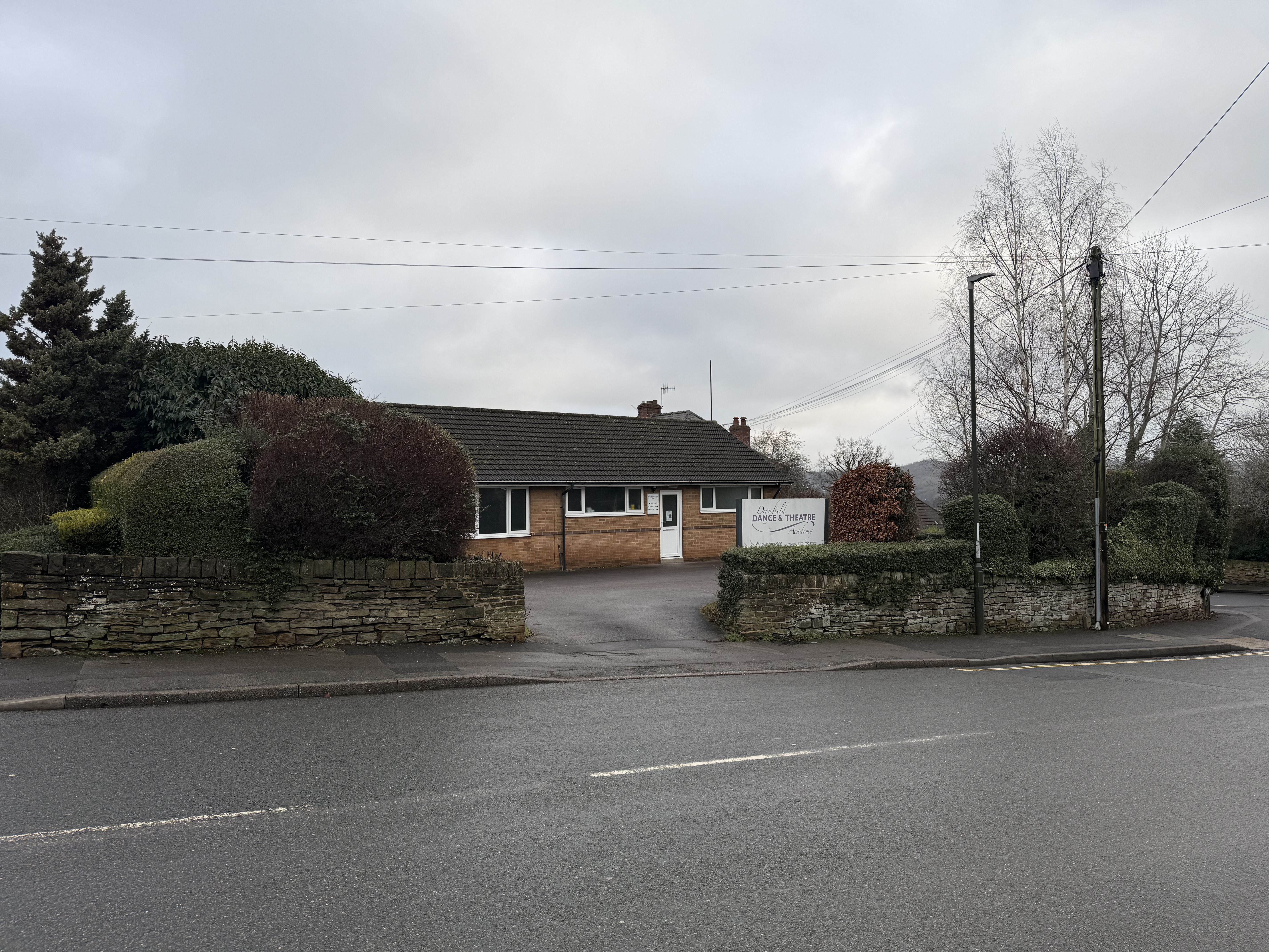 Freehold Ground rent , 2 Gomersal Lane, Dronfield, Derbyshire S18 1RU