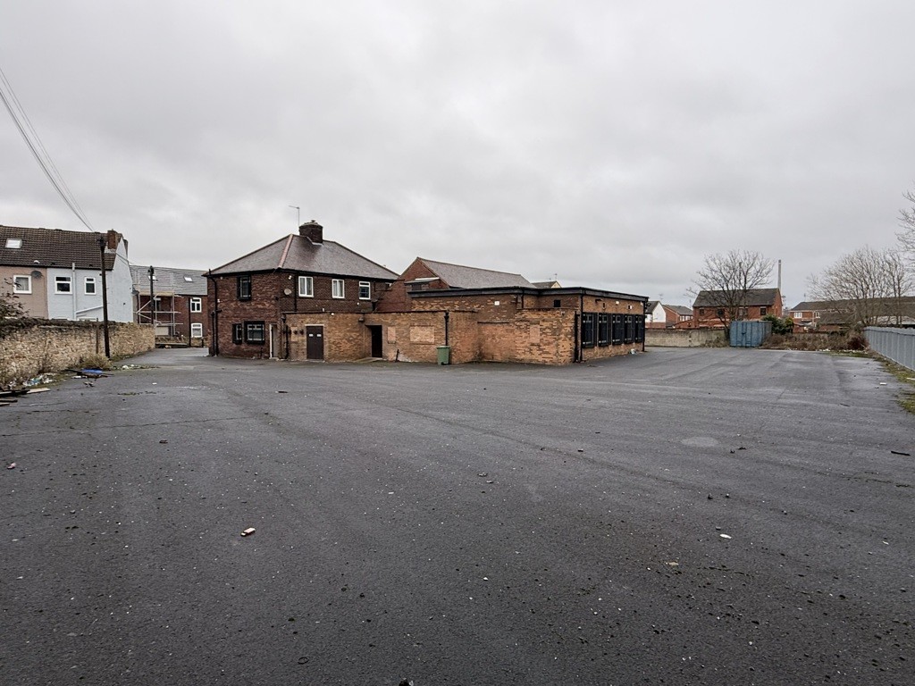 Former Club Premises & House, 88 Weeland Road, Knottingley, West Yorkshire WF11 8AR