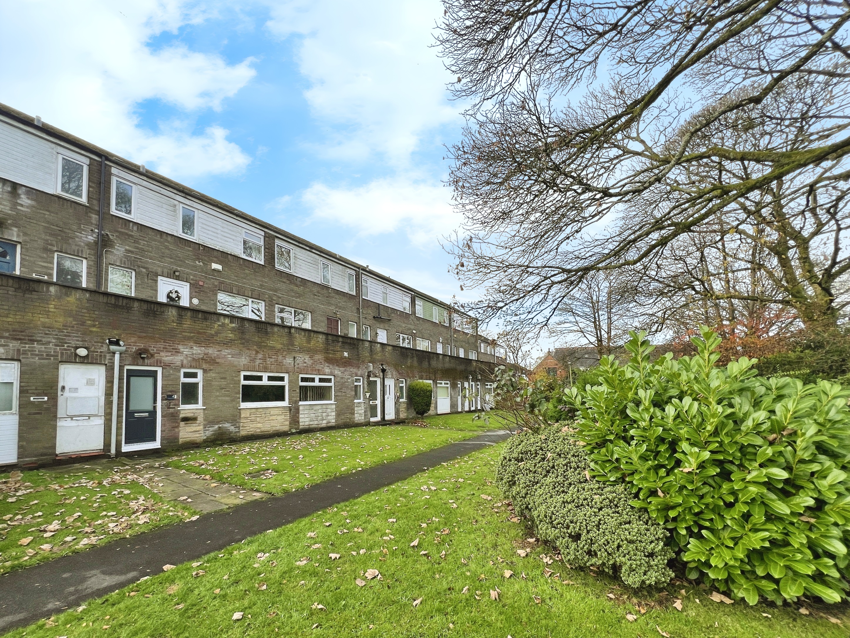 Three-Bedroom Maisonette in Bolton