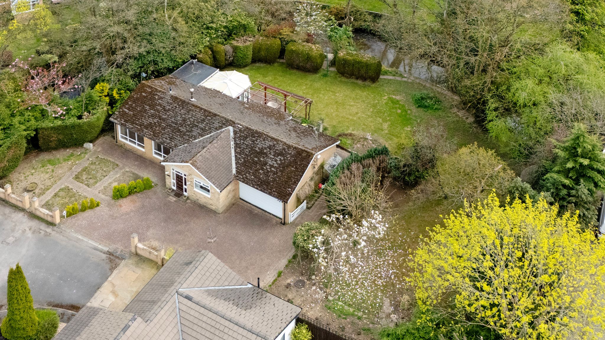 Spacious 3 Bedroom Detached Bungalow