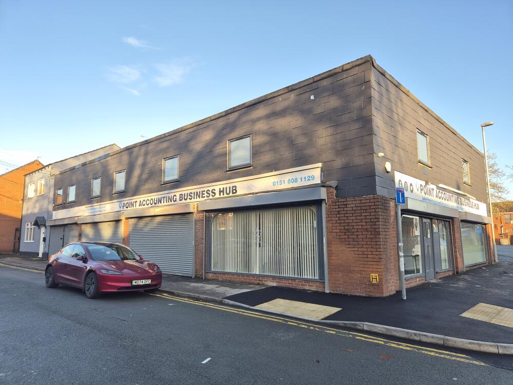 Modern Retail Building in Widnes