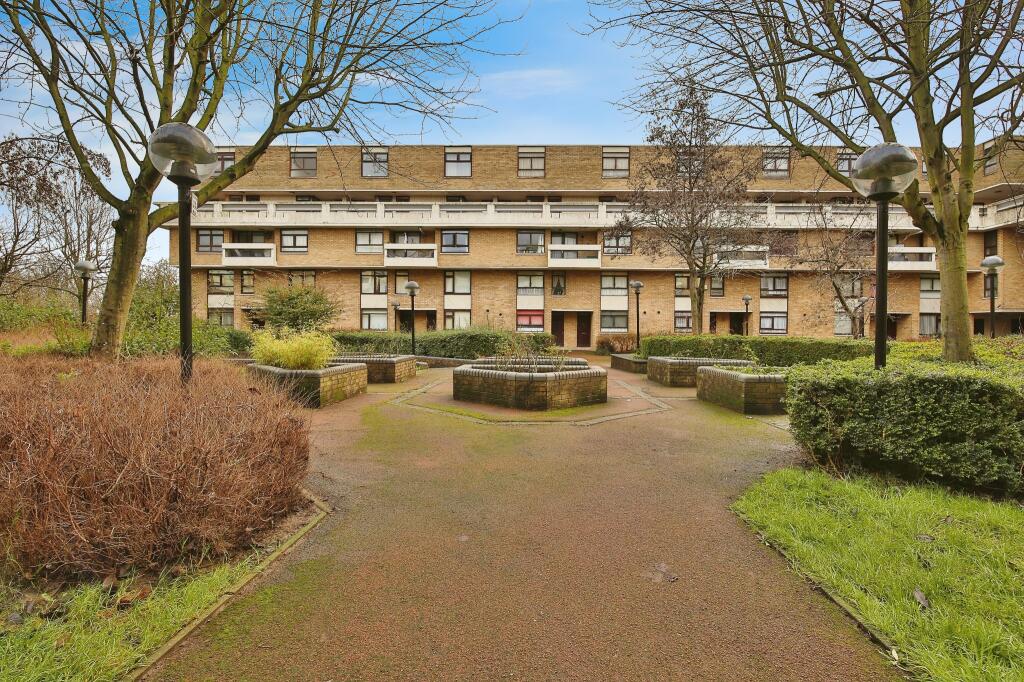 54 Kenilworth Court, Washington, Tyne and Wear NE37 3EA