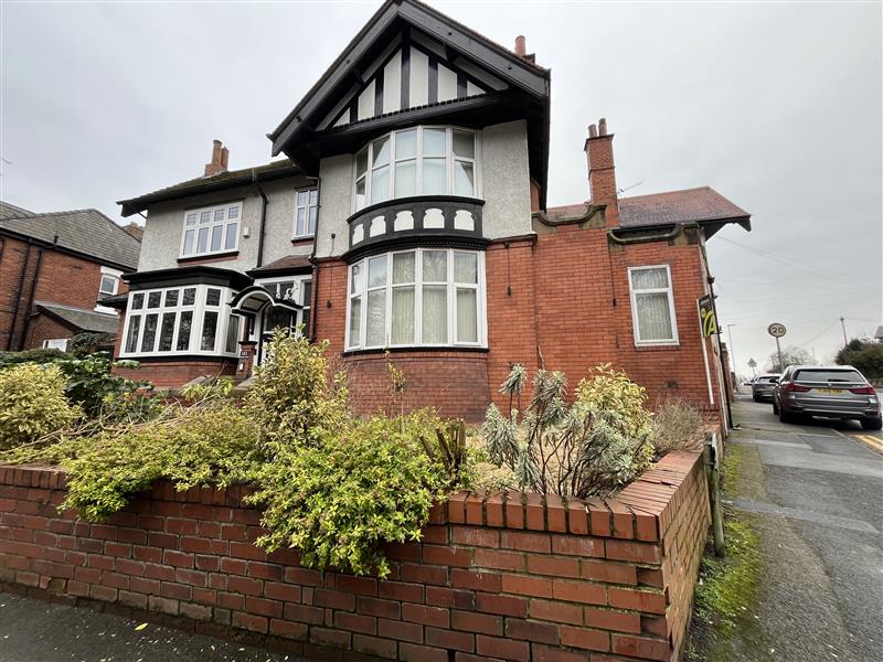 Substantial and Well-Presented Apartment