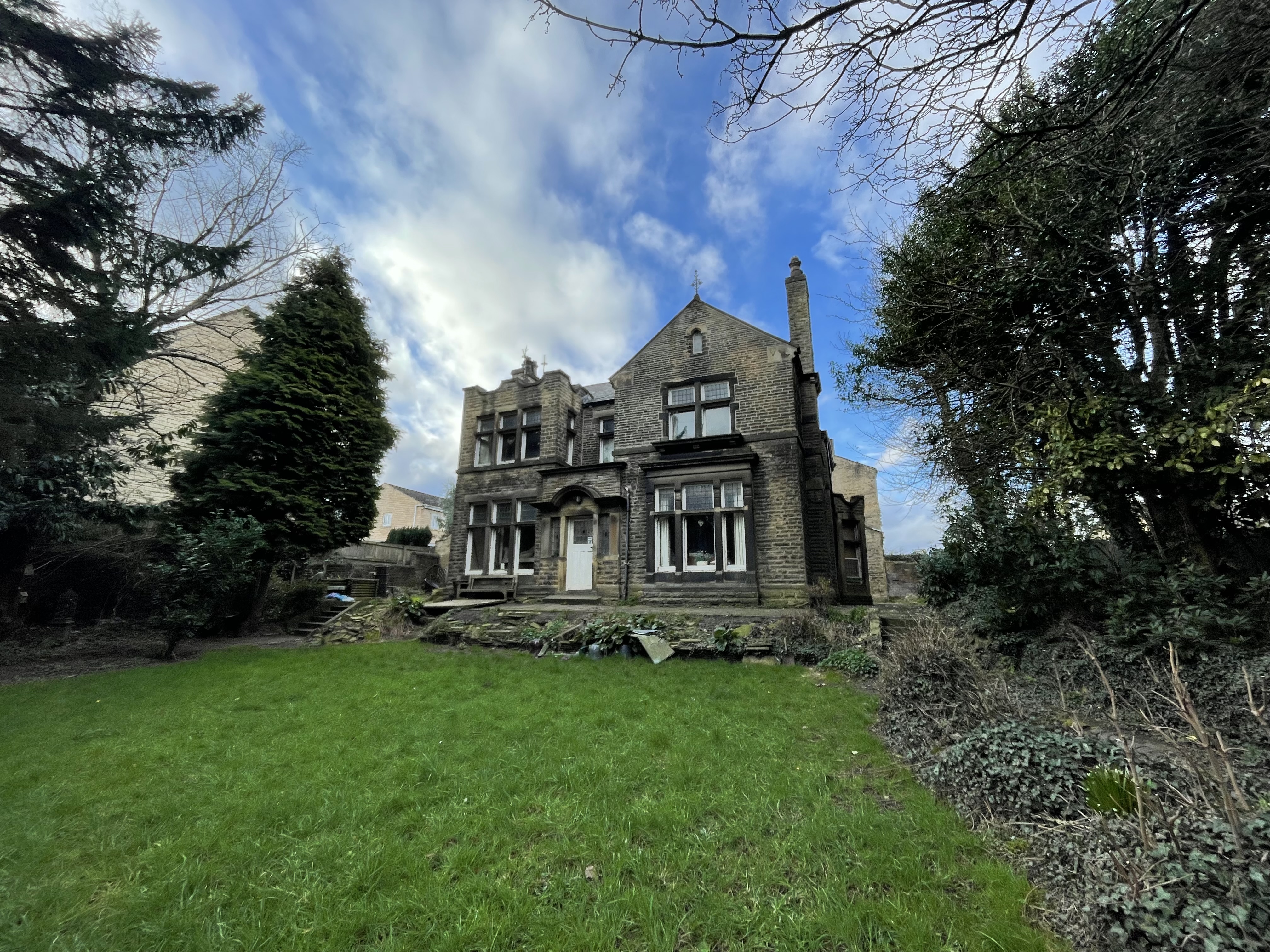 71 Halifax Road, Huddersfield, West Yorkshire HD3 3BR