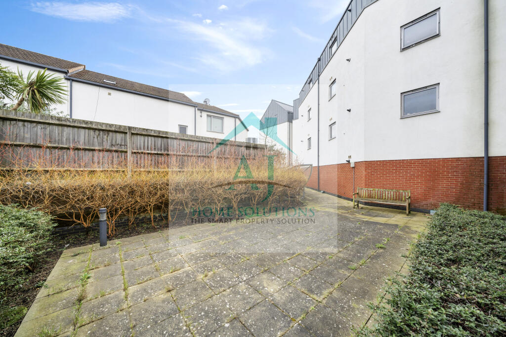 28 Quartz Terrace, Rayners Lane, Harrow HA2 0BT