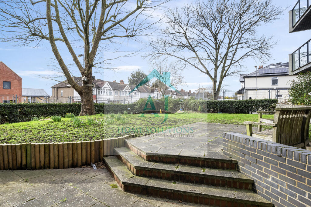 28 Quartz Terrace, Rayners Lane, Harrow HA2 0BT