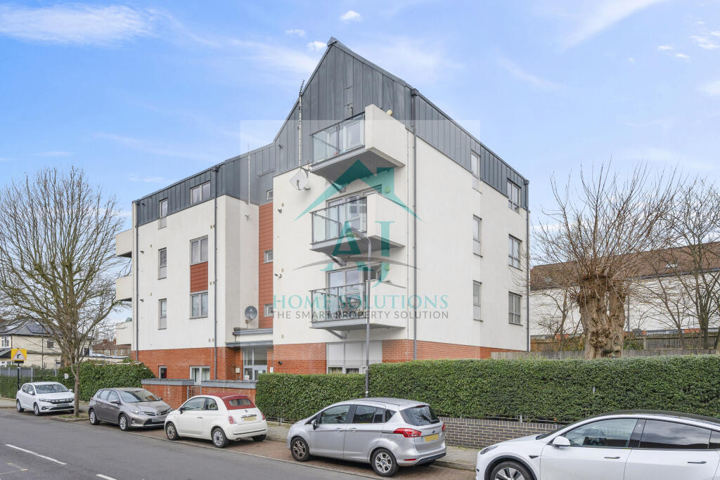 28 Quartz Terrace, Rayners Lane, Harrow HA2 0BT