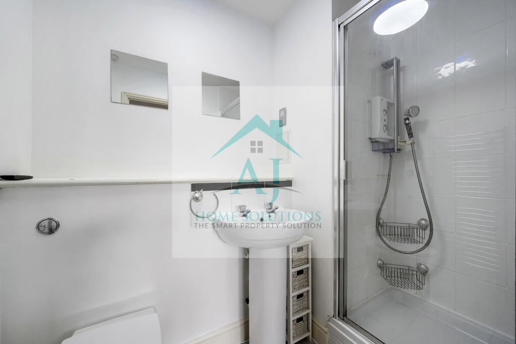 28 Quartz Terrace, Rayners Lane, Harrow HA2 0BT