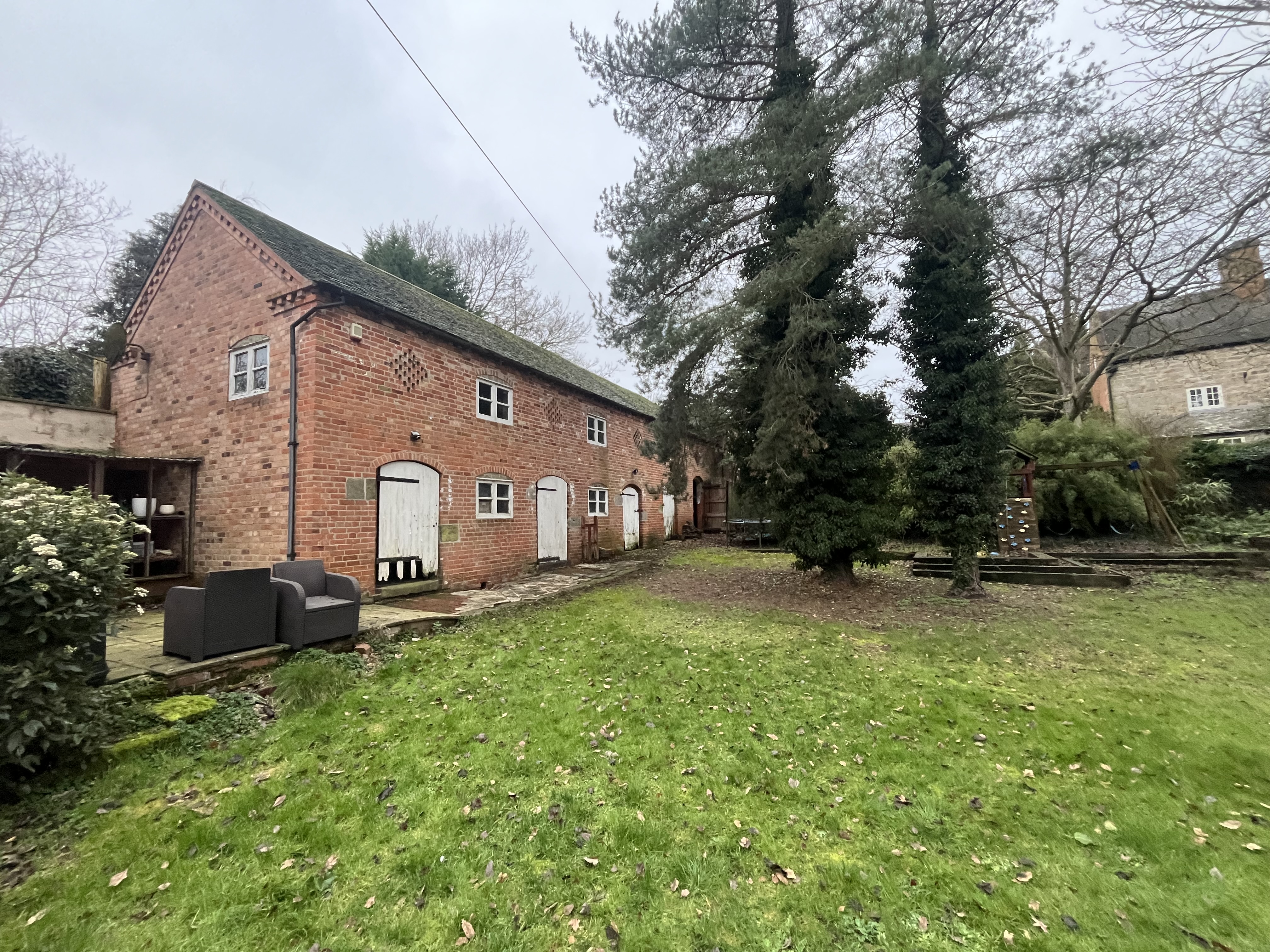 Barn Adjacent to, 8 Barn Close, Castle Donington, Derby DE74 2TP