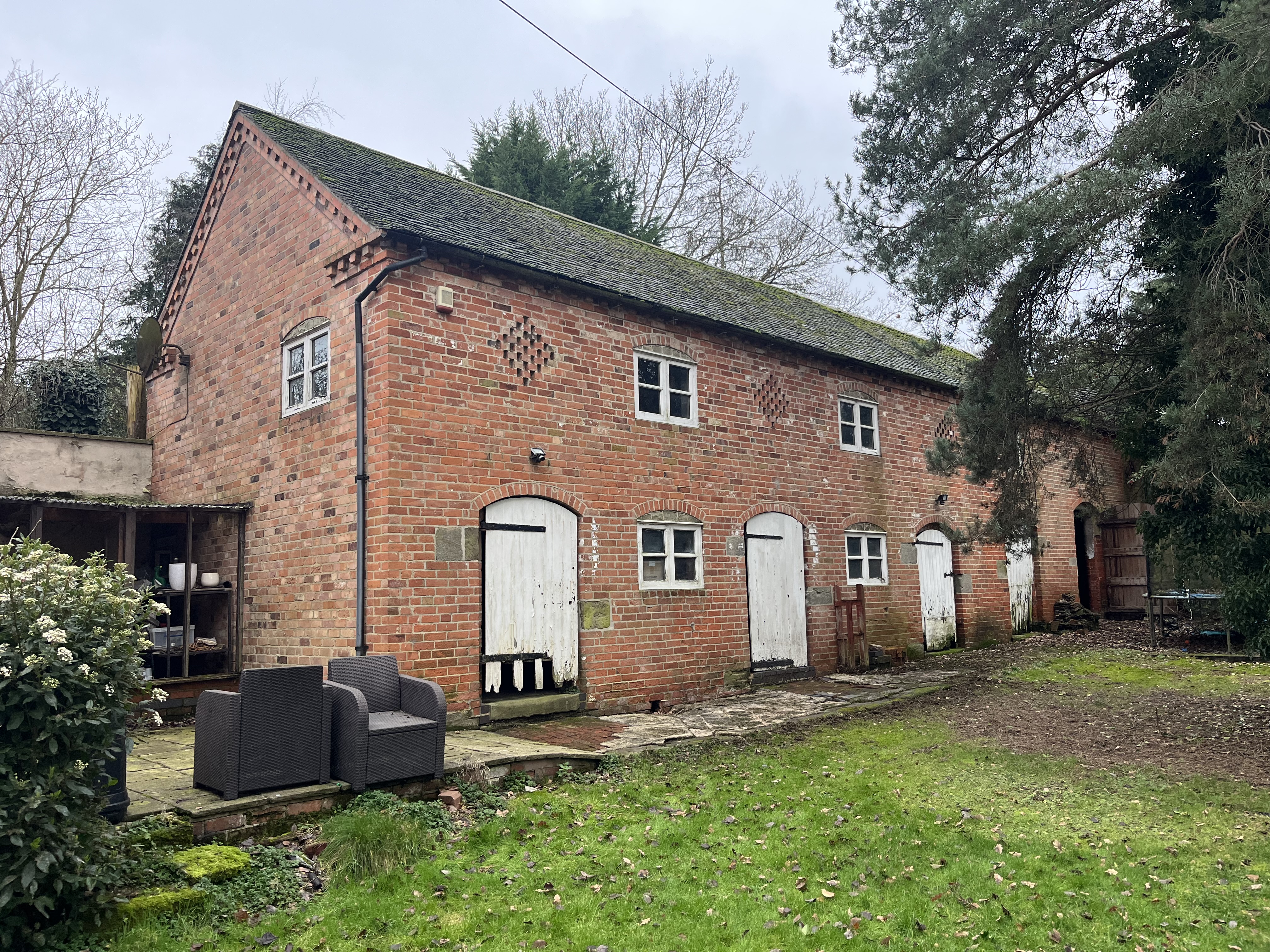 Barn Adjacent to, 8 Barn Close, Castle Donington, Derby DE74 2TP image 2