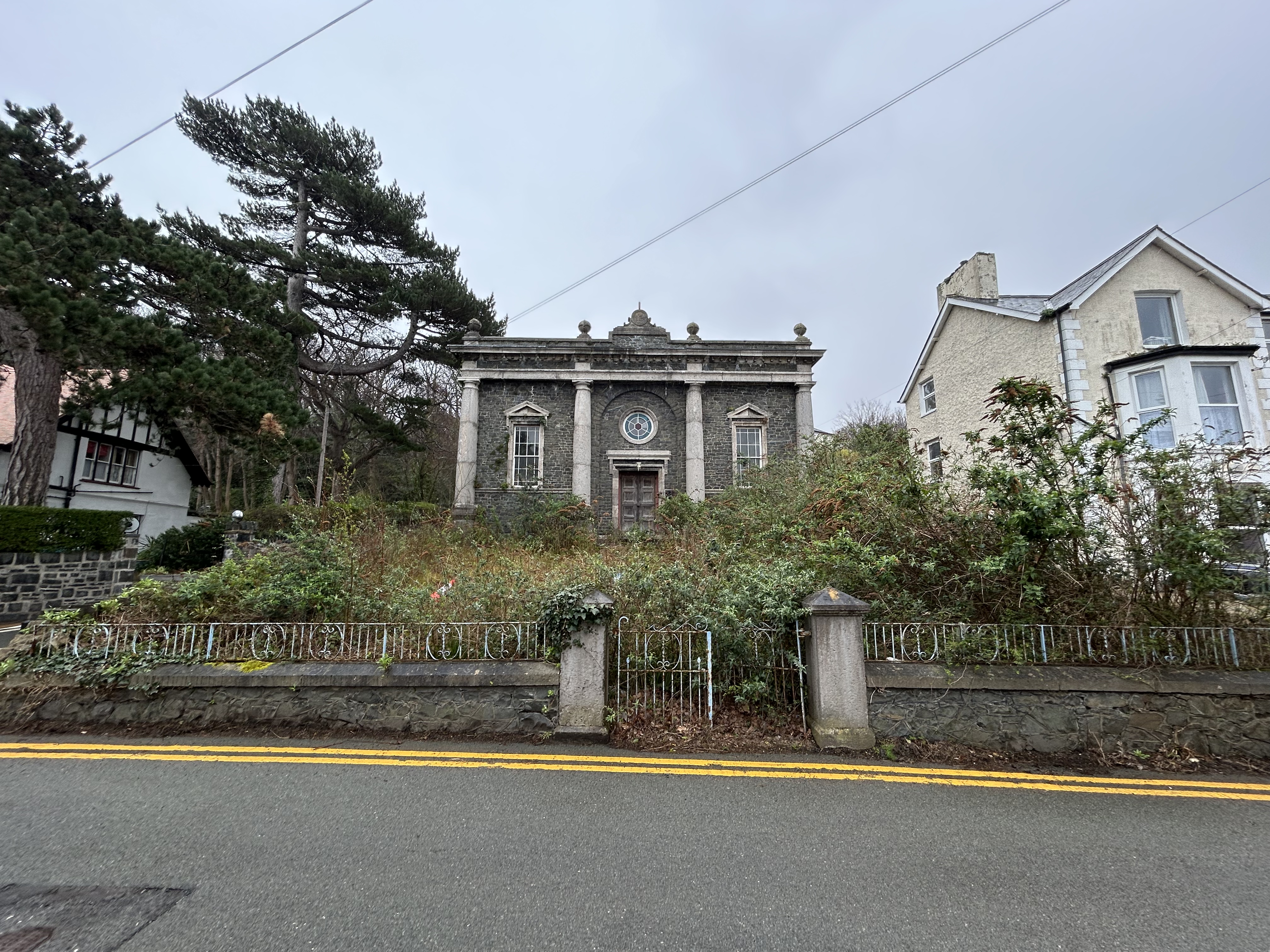 Our Lady of the Rosary, Conway Old Road, Penmaenmawr, Conwy LL34 6YE