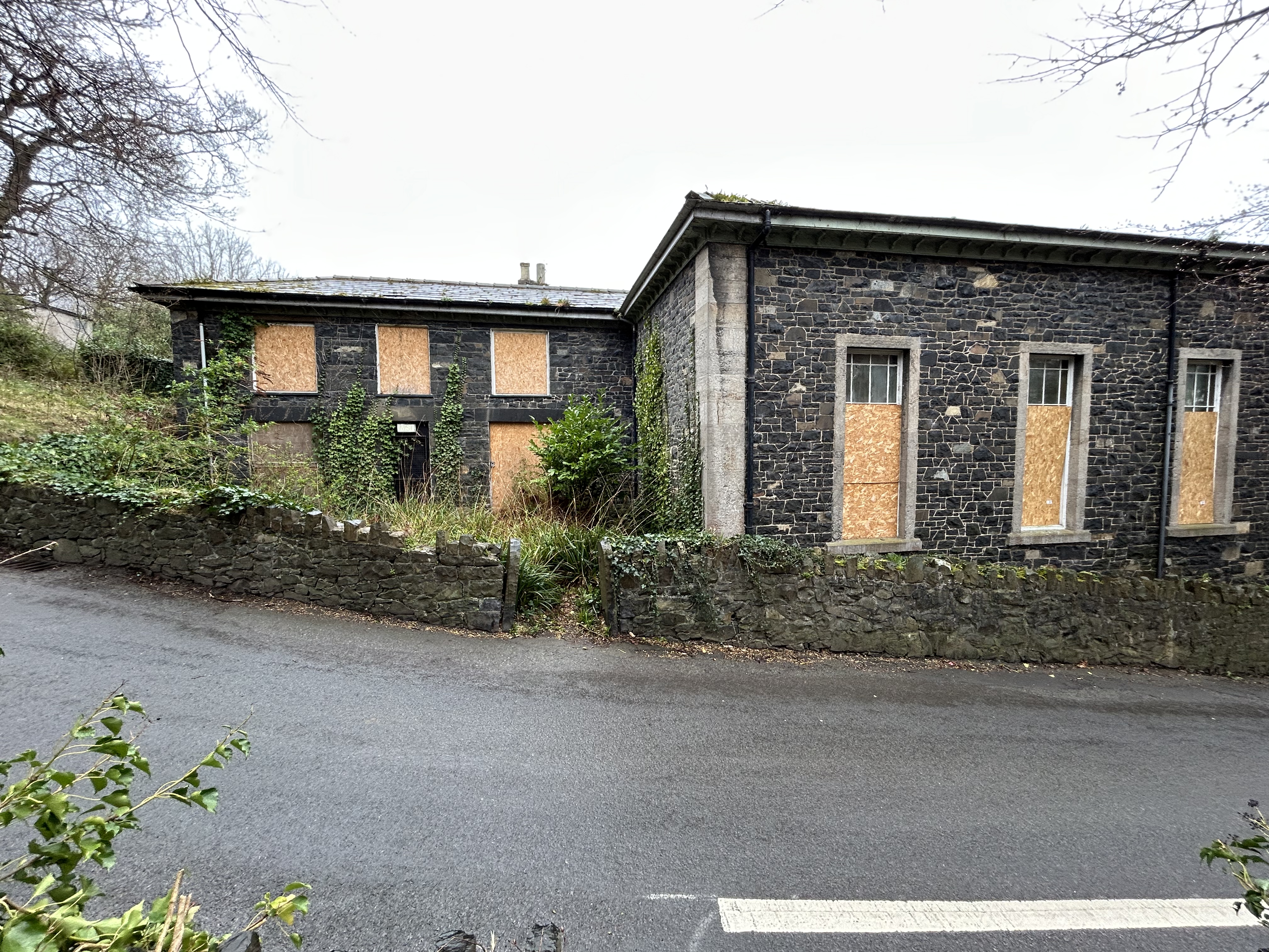Our Lady of the Rosary, Conway Old Road, Penmaenmawr, Conwy LL34 6YE